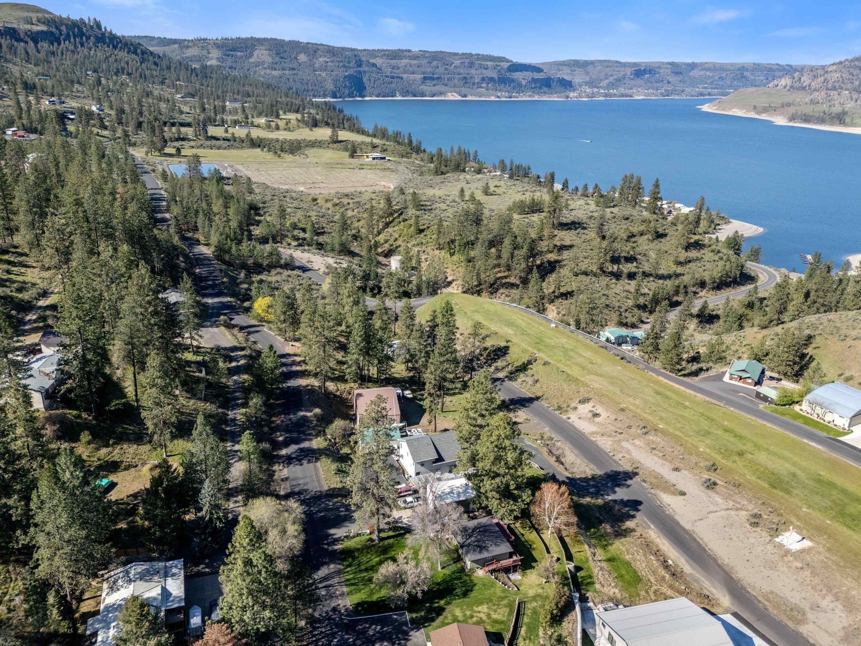 304 Airport Way - Photo 16