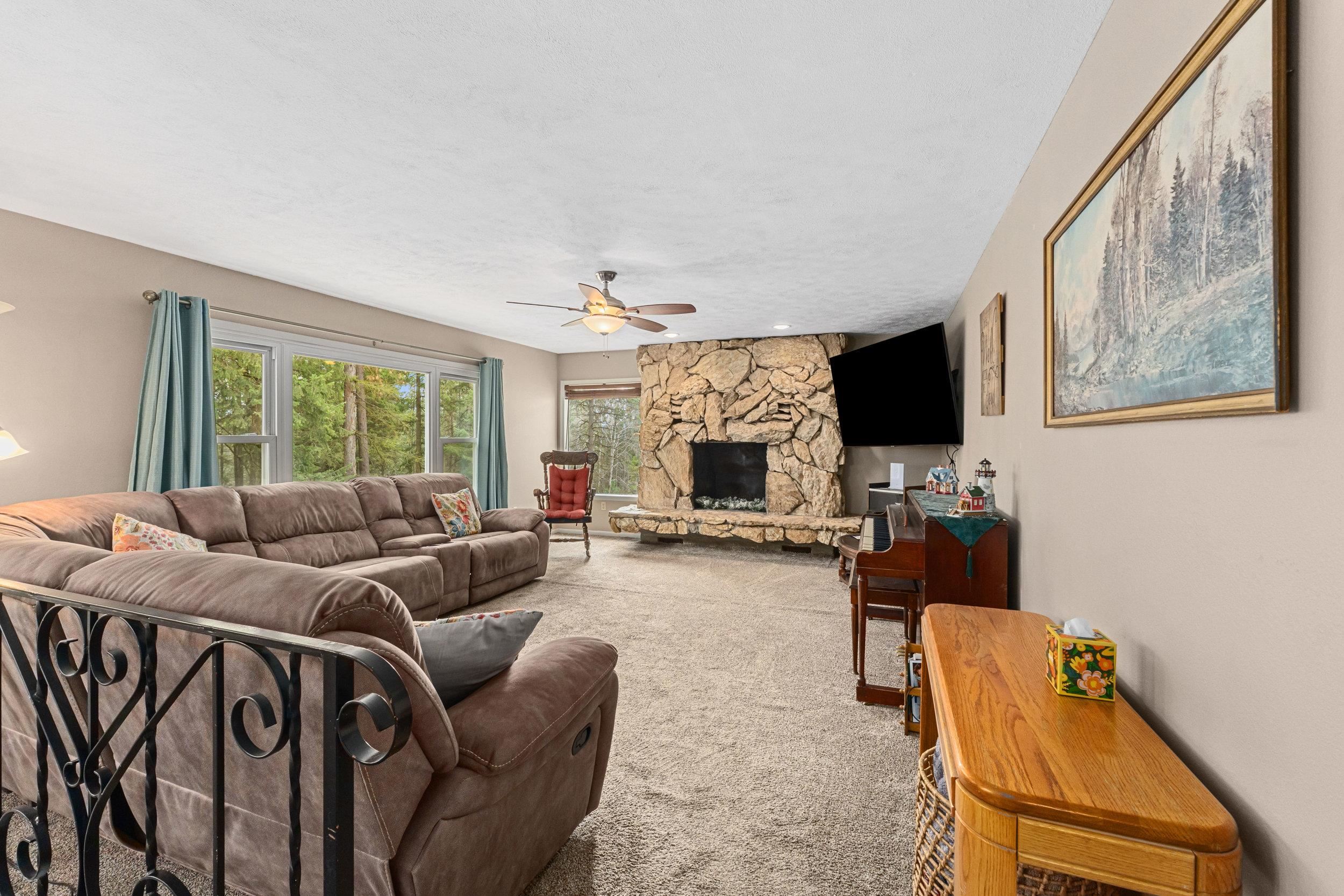 2600 Highline Rd - Photo 2