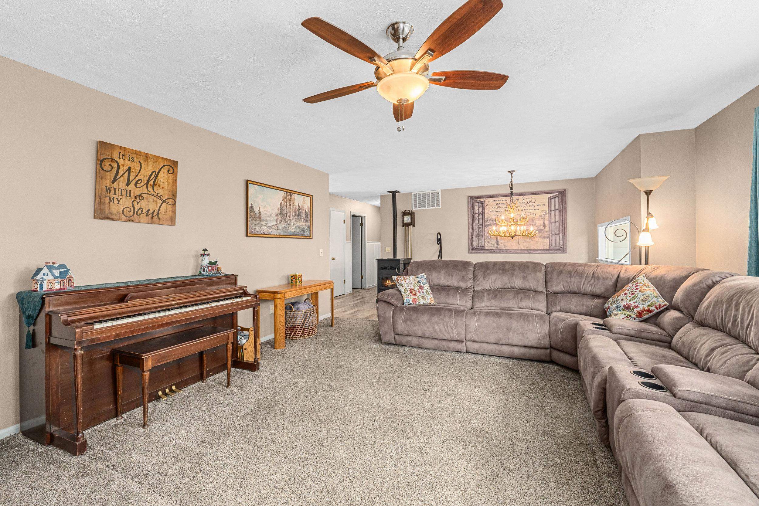 2600 Highline Rd - Photo 3