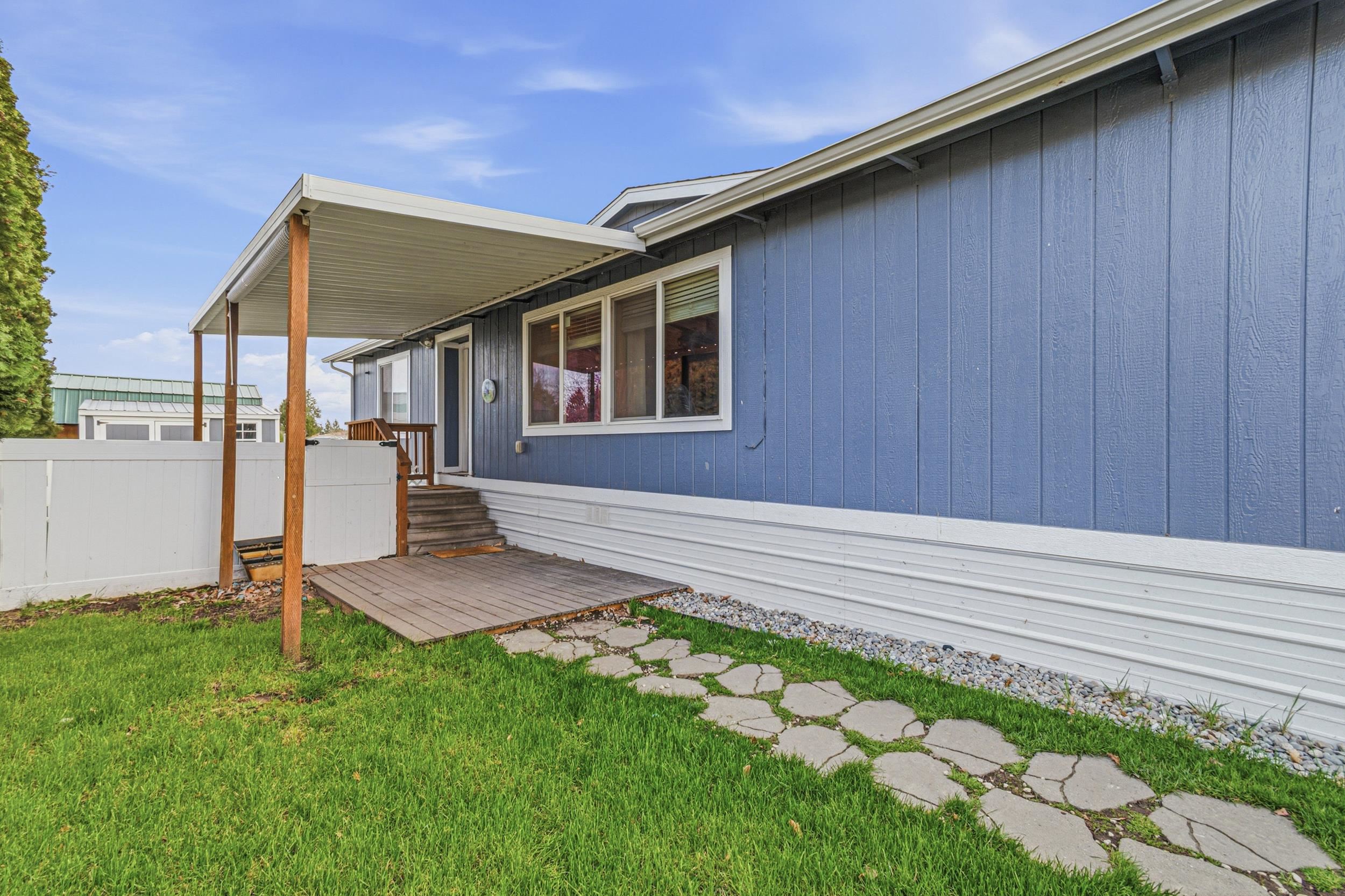 2201 N Craig Rd - Photo 2