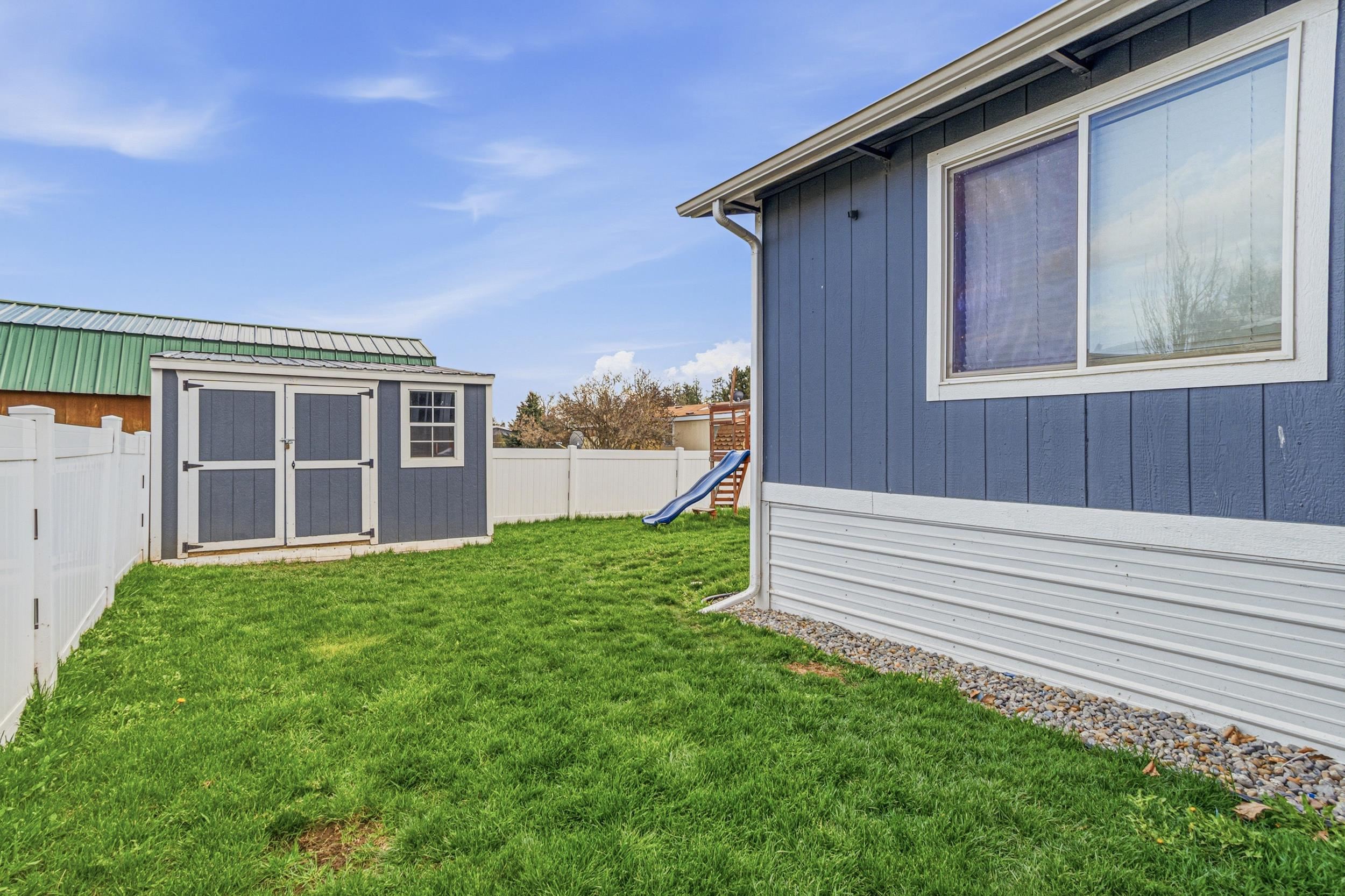 2201 N Craig Rd - Photo 3