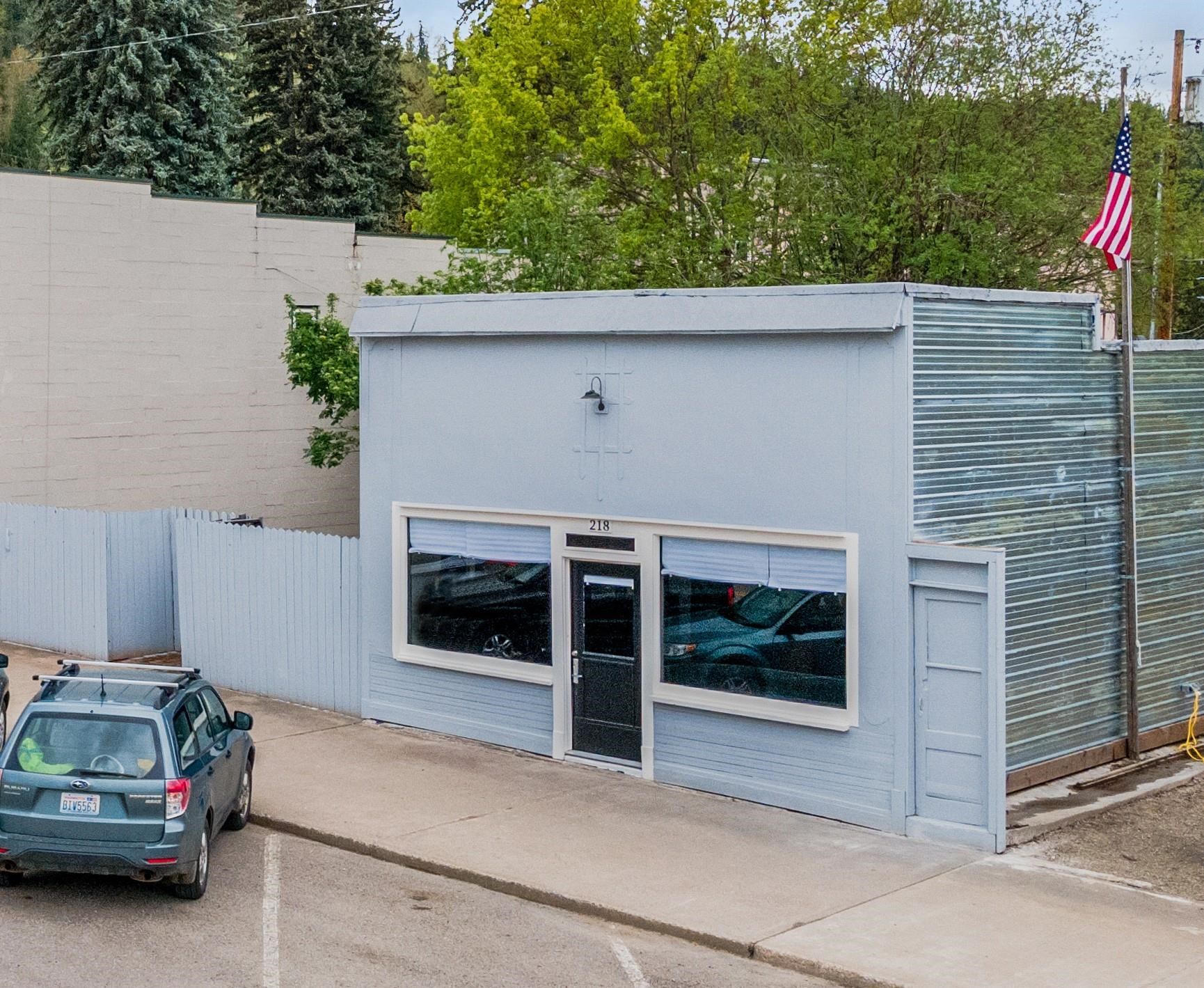 218 E 5th Ave - Photo 2