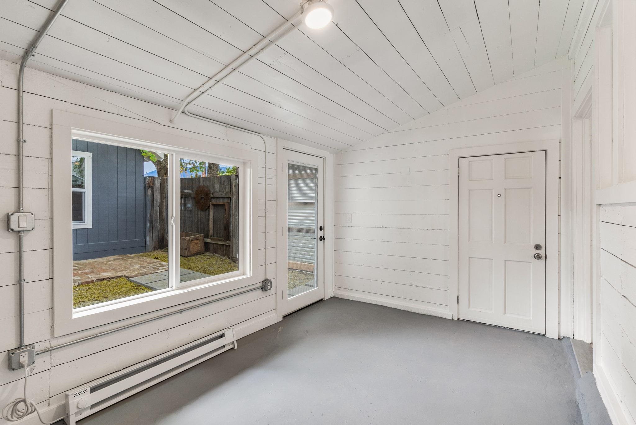 218 E 5th Ave - Photo 11