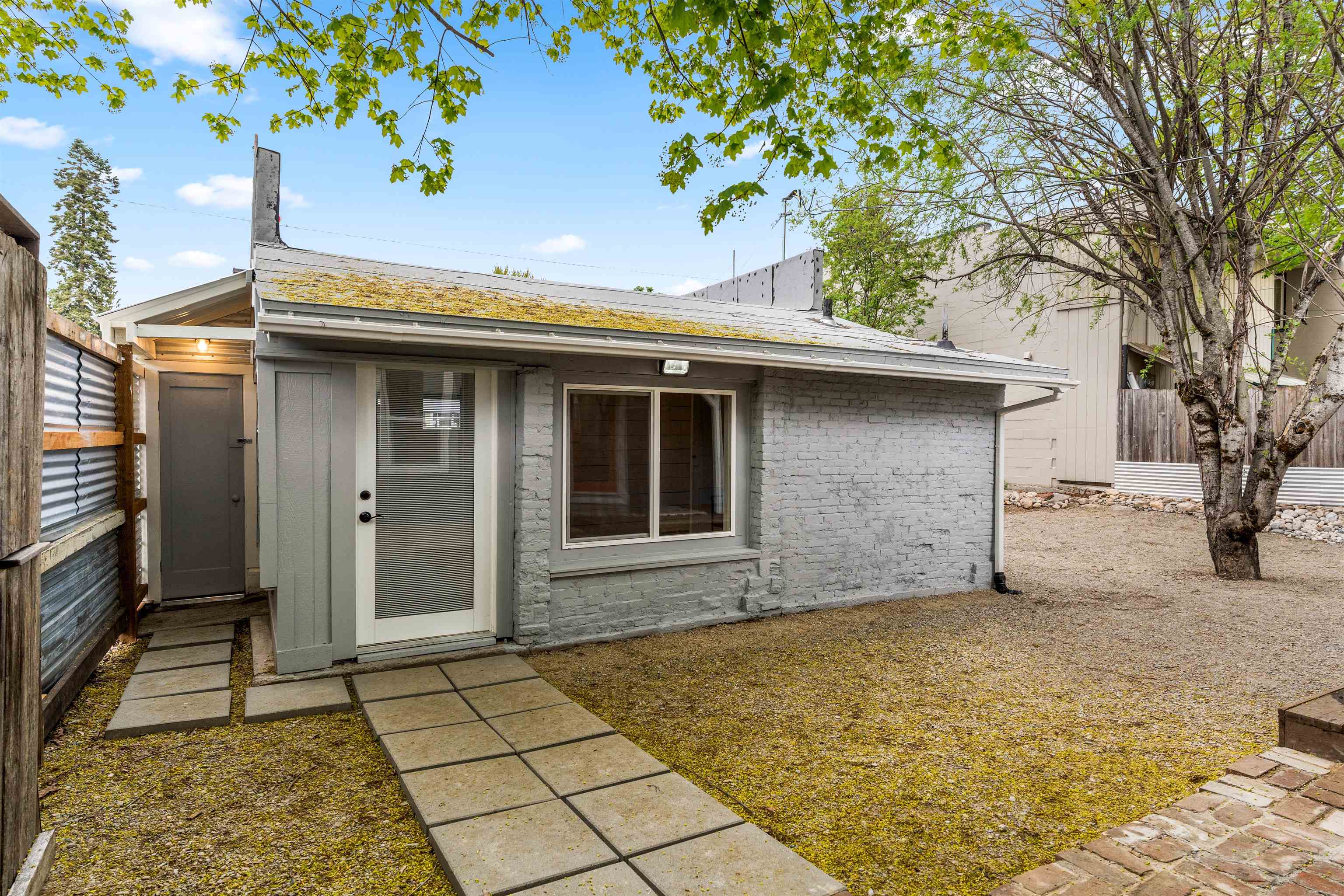 218 E 5th Ave - Photo 19