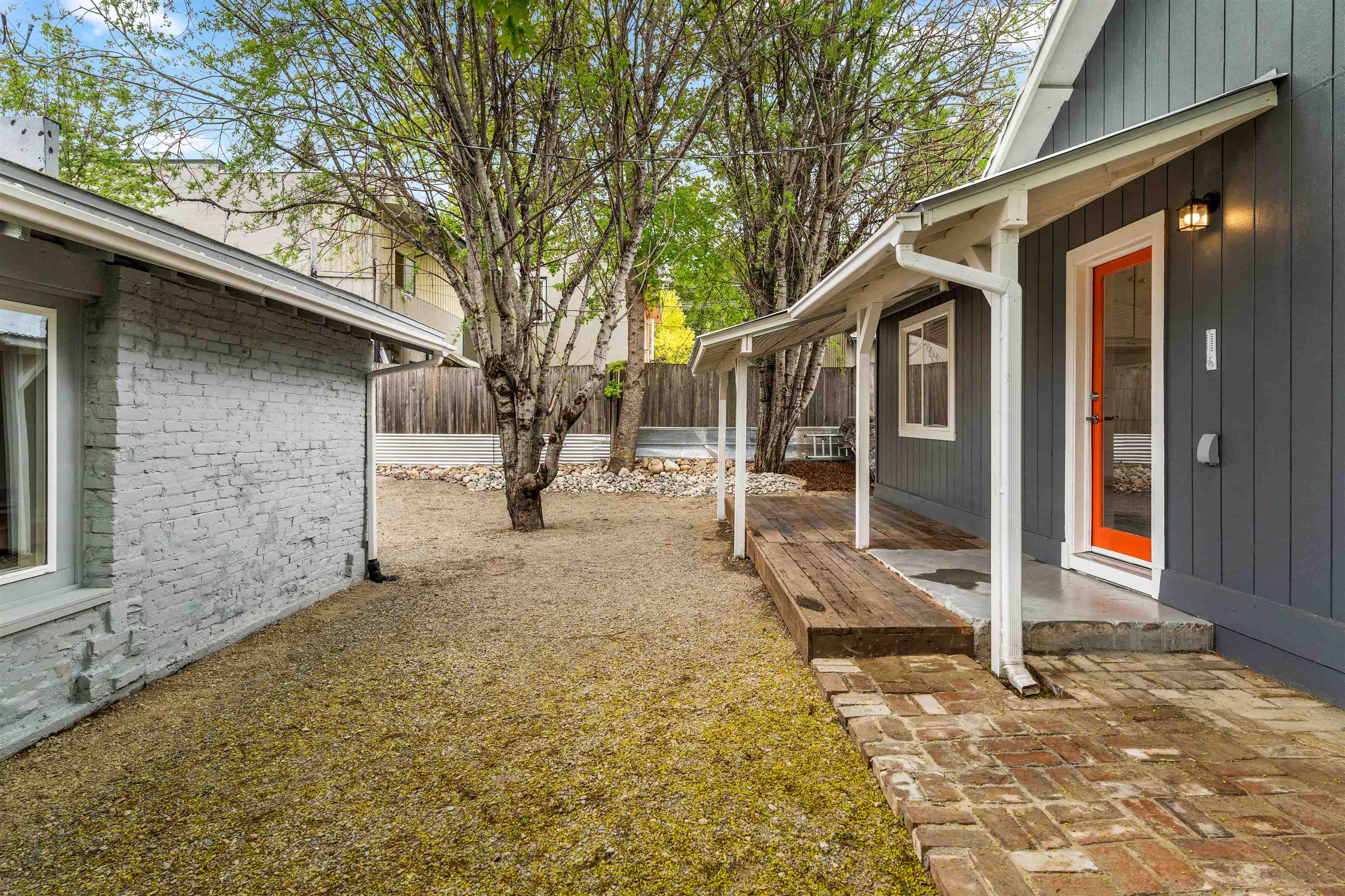 218 E 5th Ave - Photo 21