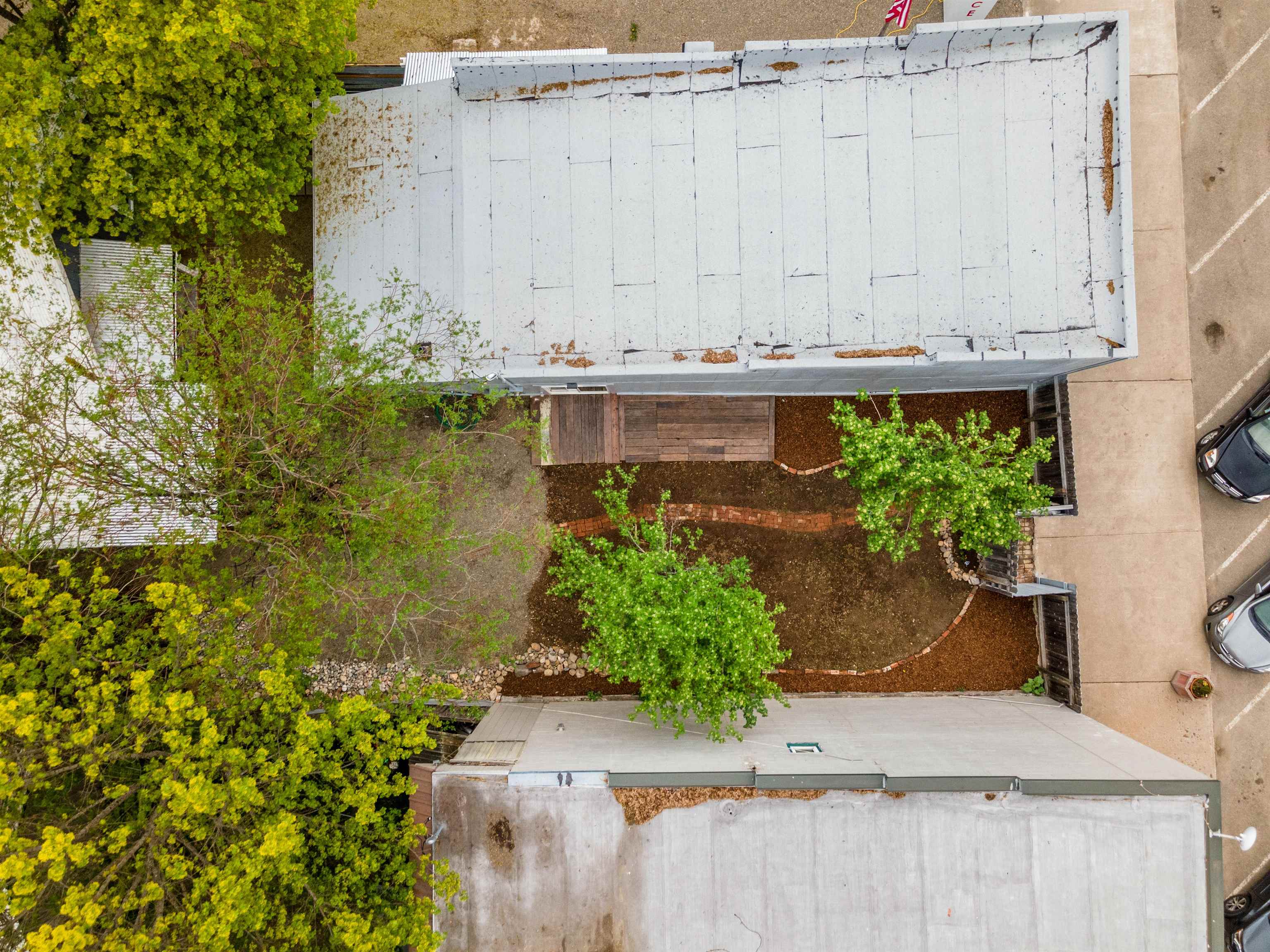 218 E 5th Ave - Photo 36