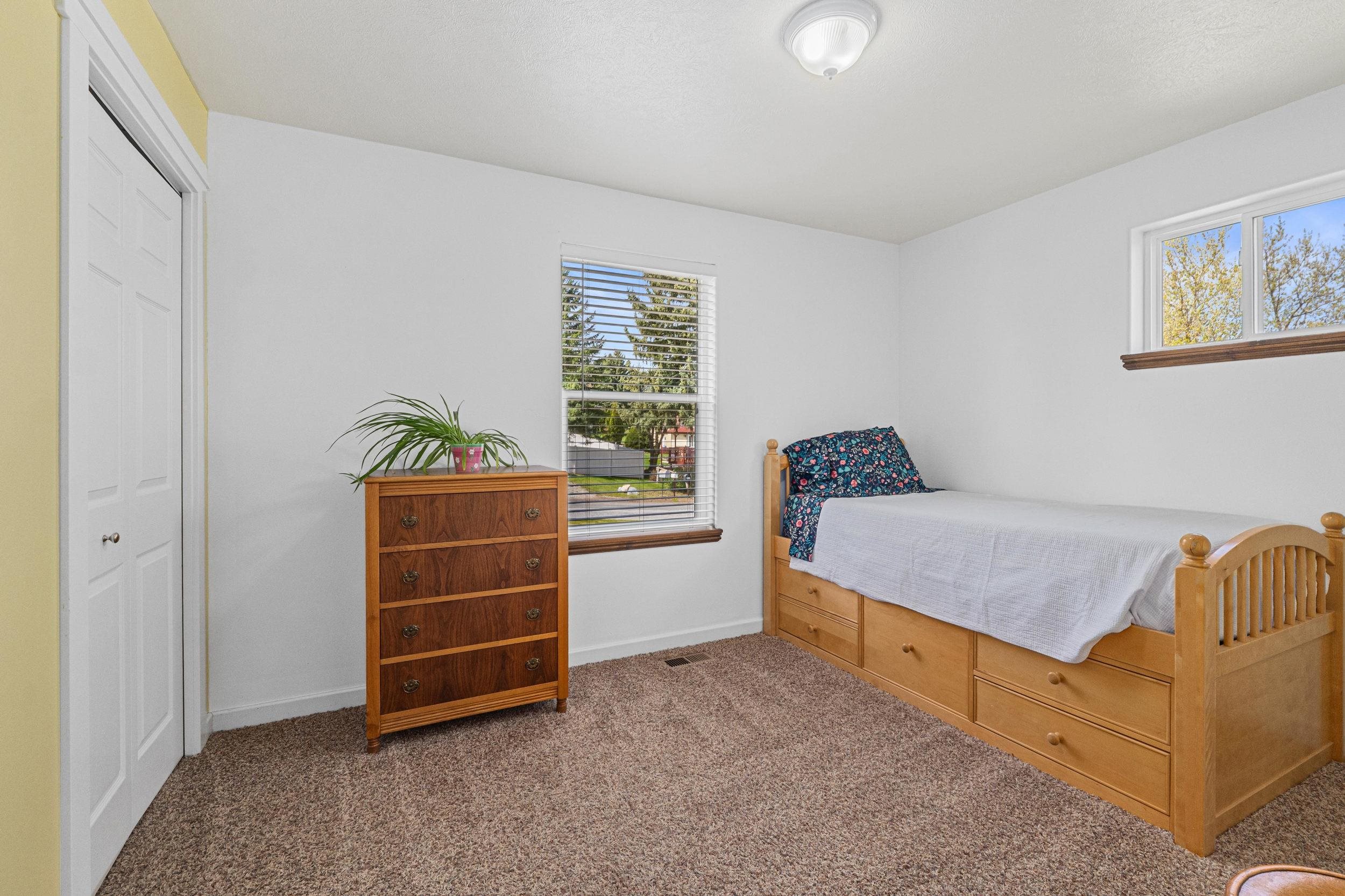 800 N Victoria St - Photo 11