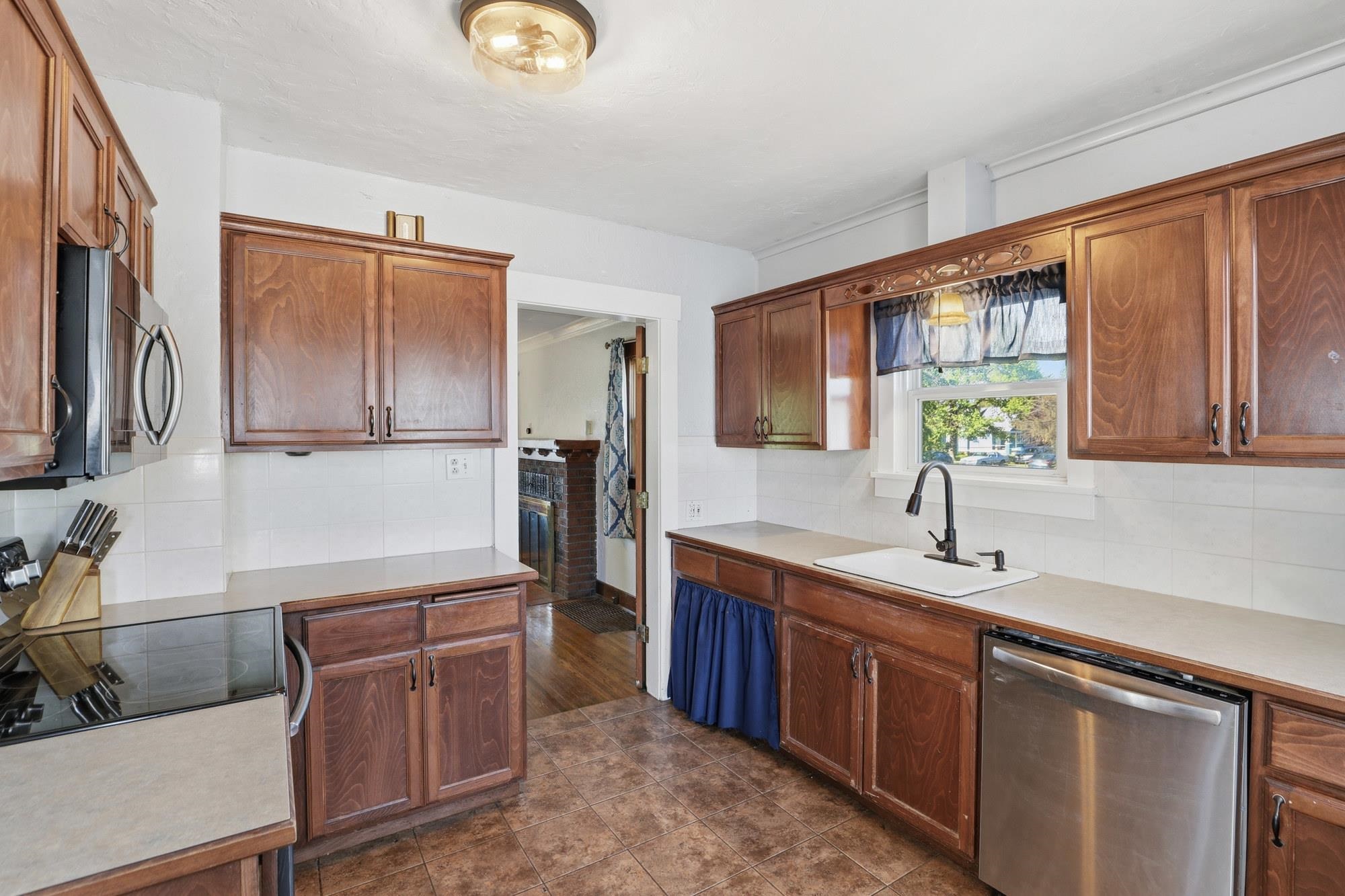 1928 W Sharp Ave - Photo 10
