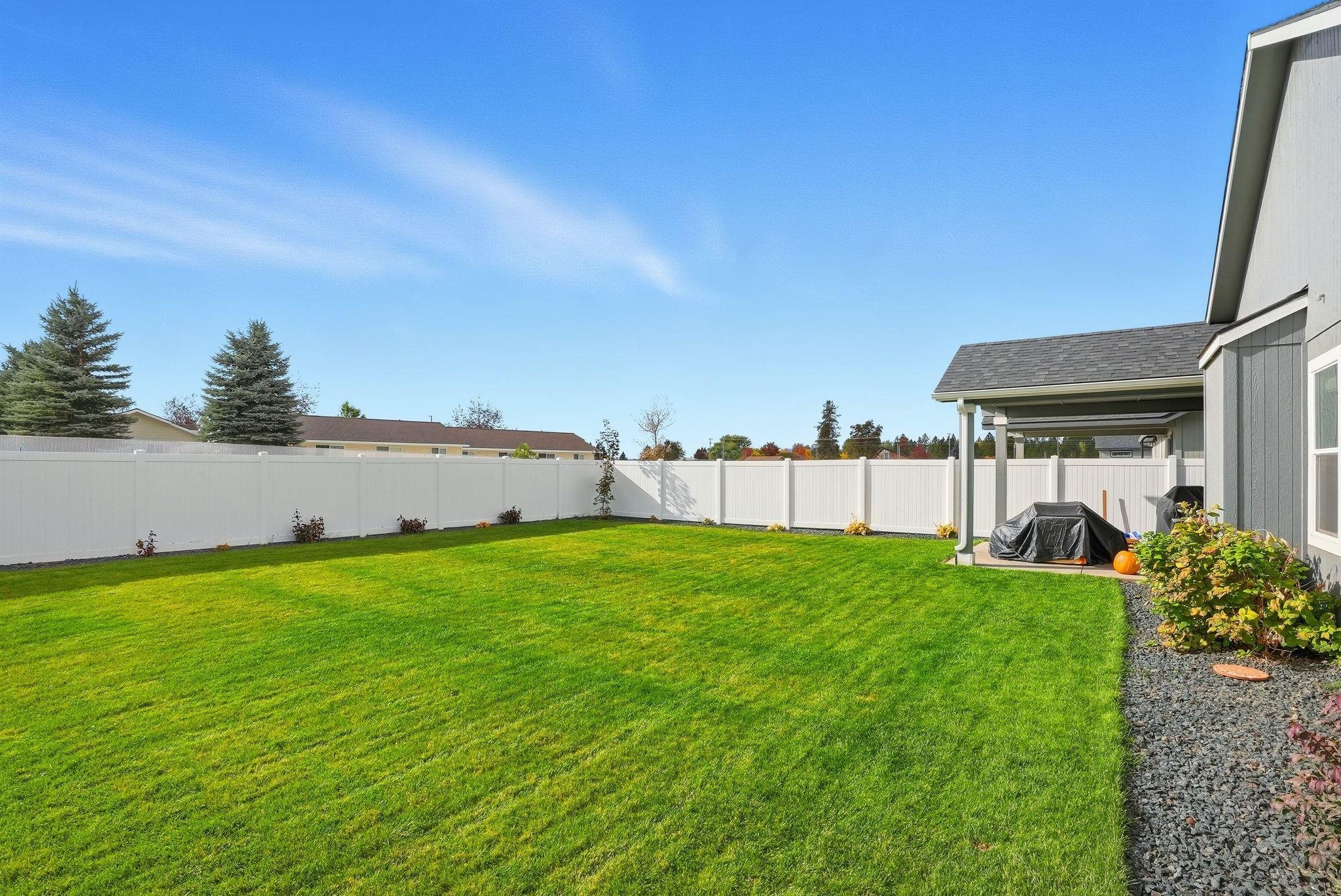 1562 E B St - Photo 20