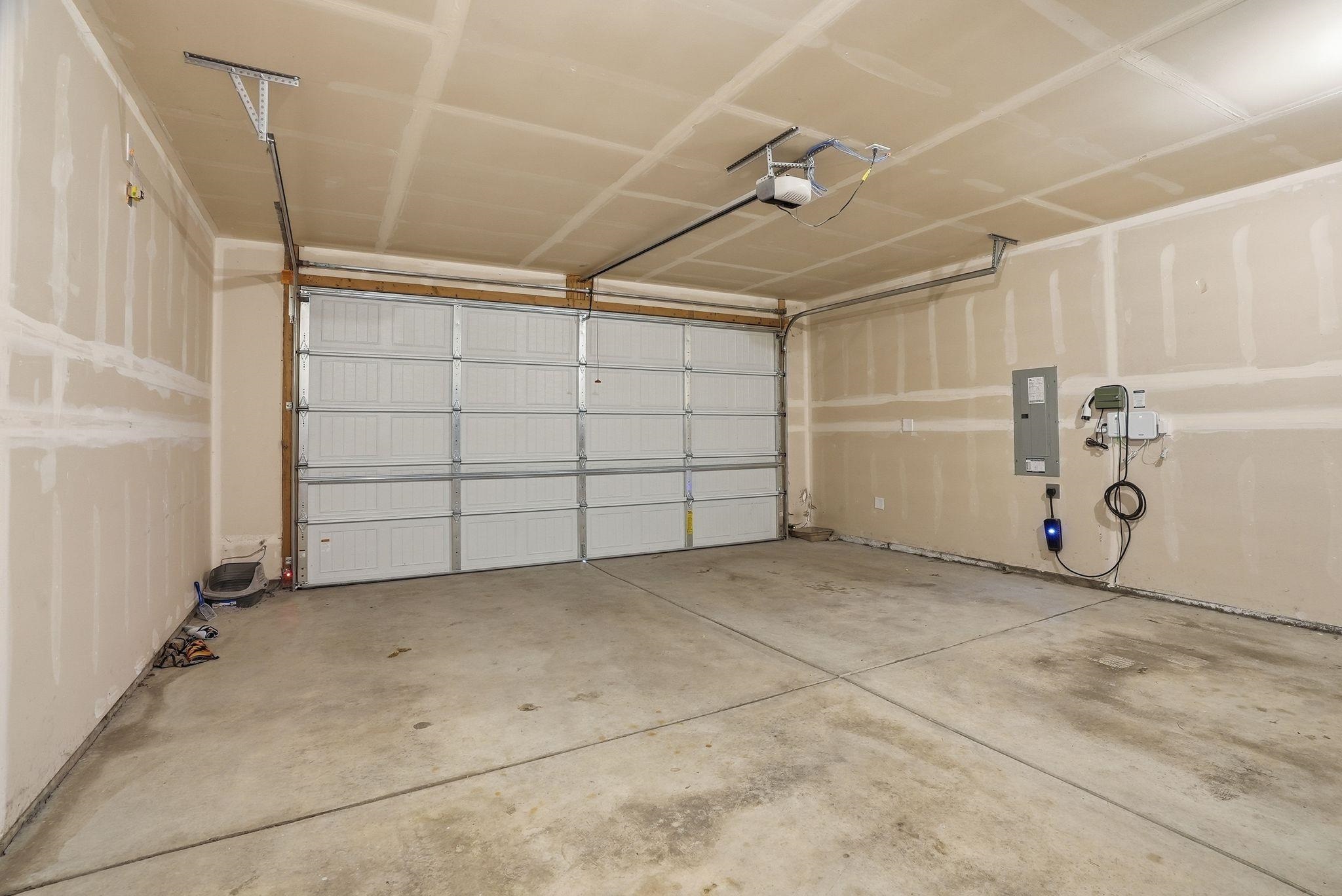 1562 E B St - Photo 23
