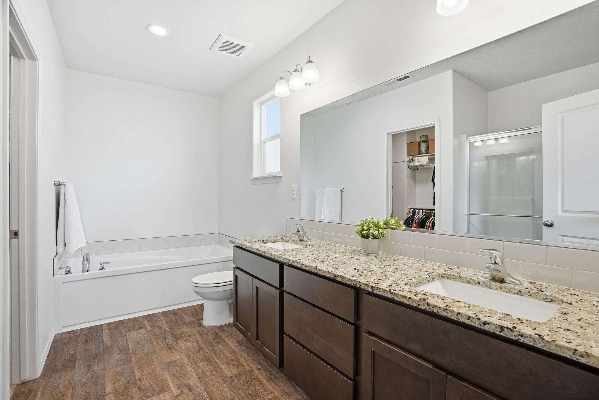 1562 E B St - Photo 14