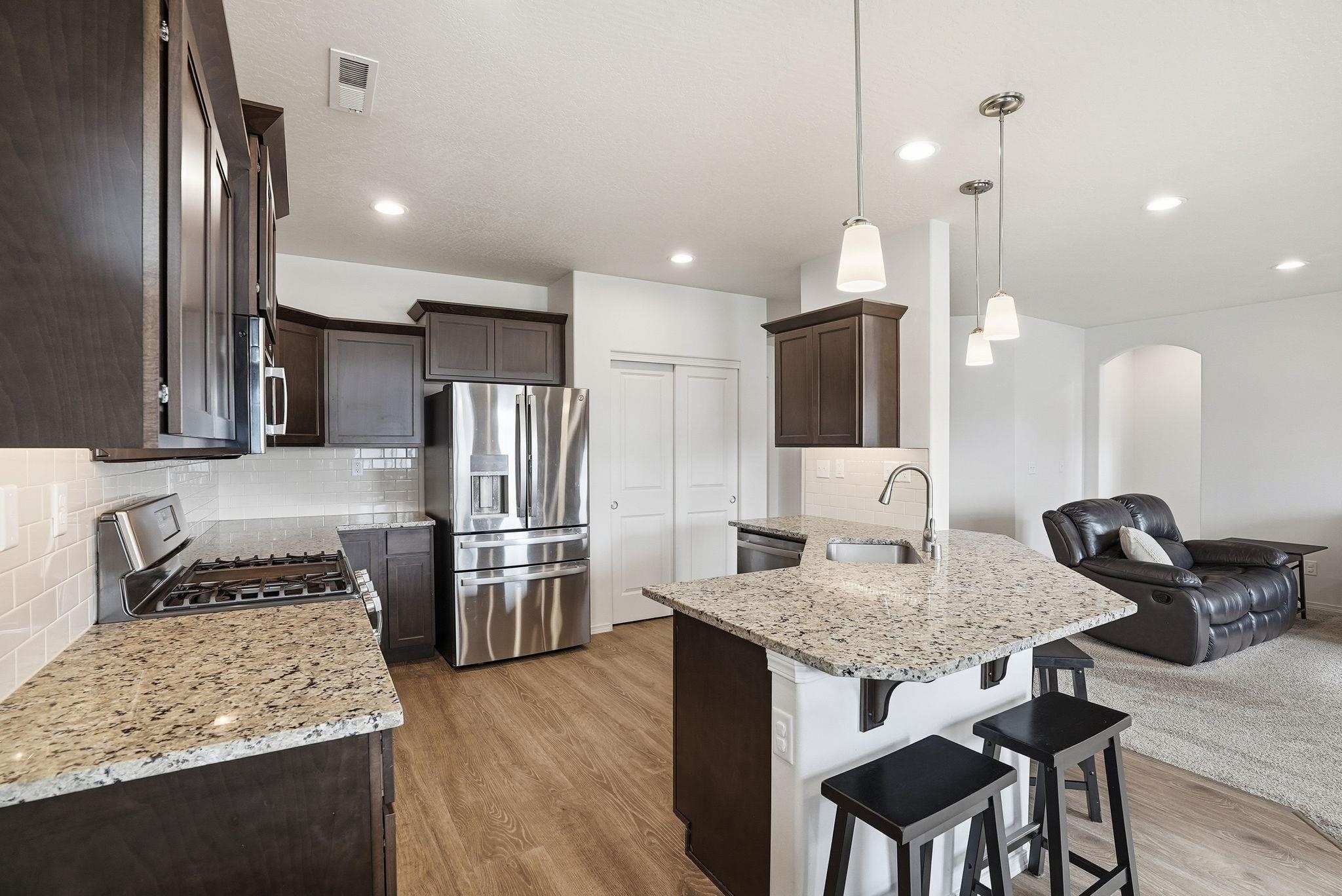 1562 E B St - Photo 5
