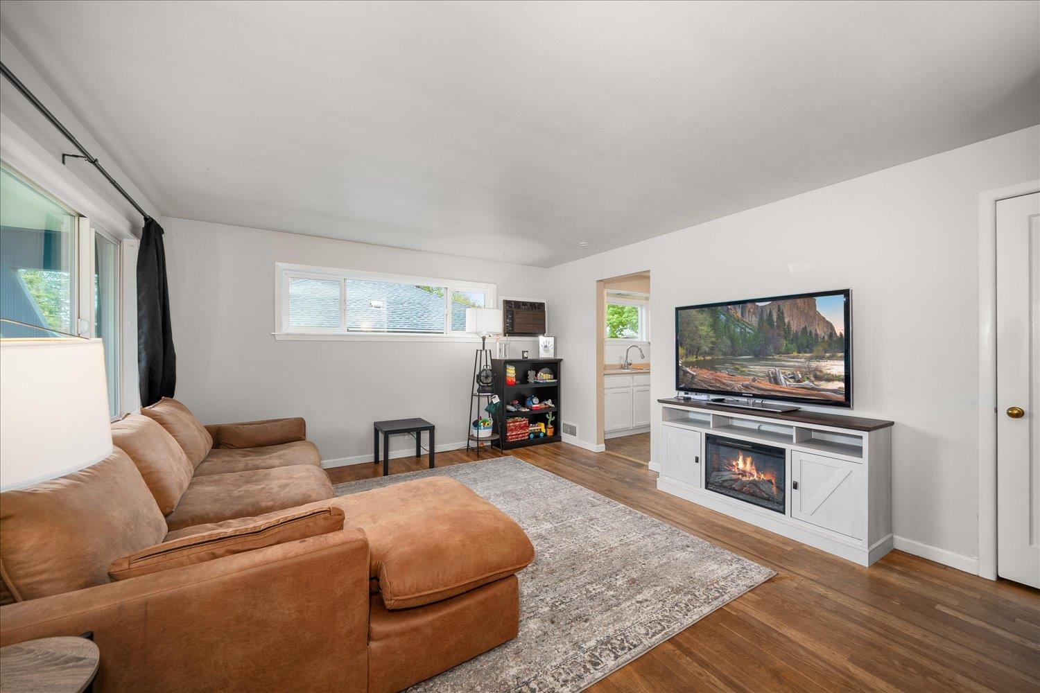 2928 E 15TH Ave - Photo 3