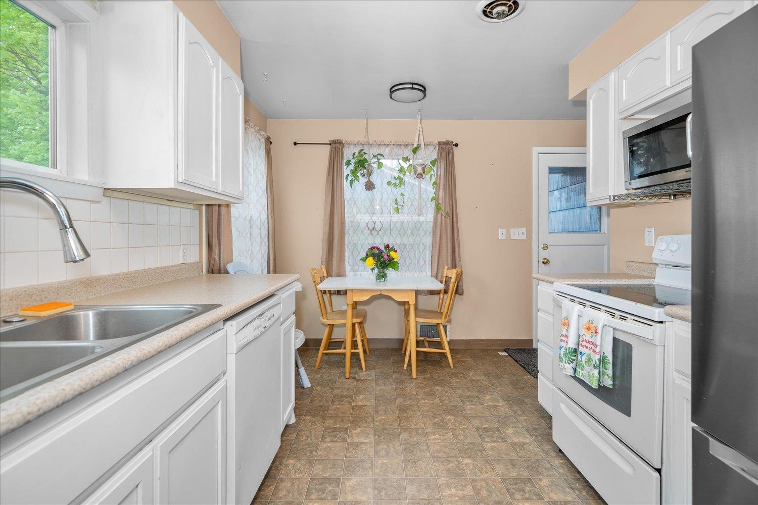 2928 E 15TH Ave - Photo 4