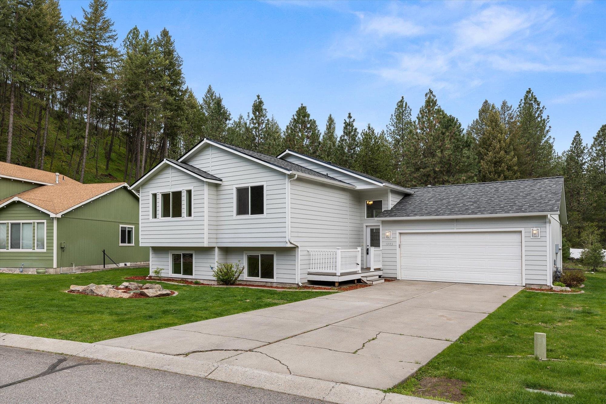 5983 Blackstone Way - Photo 2
