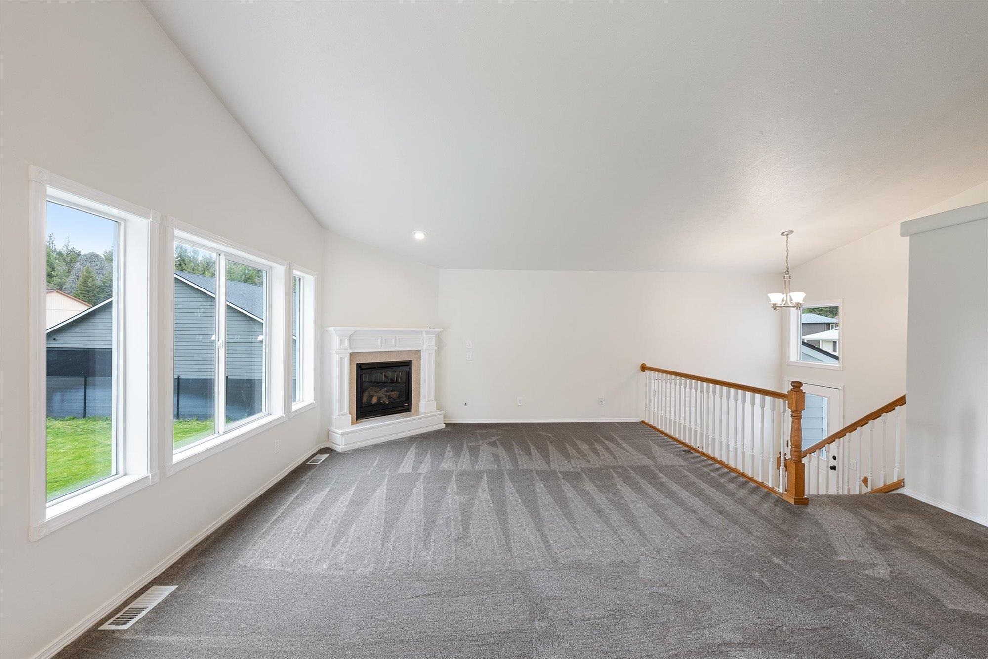 5983 Blackstone Way - Photo 3