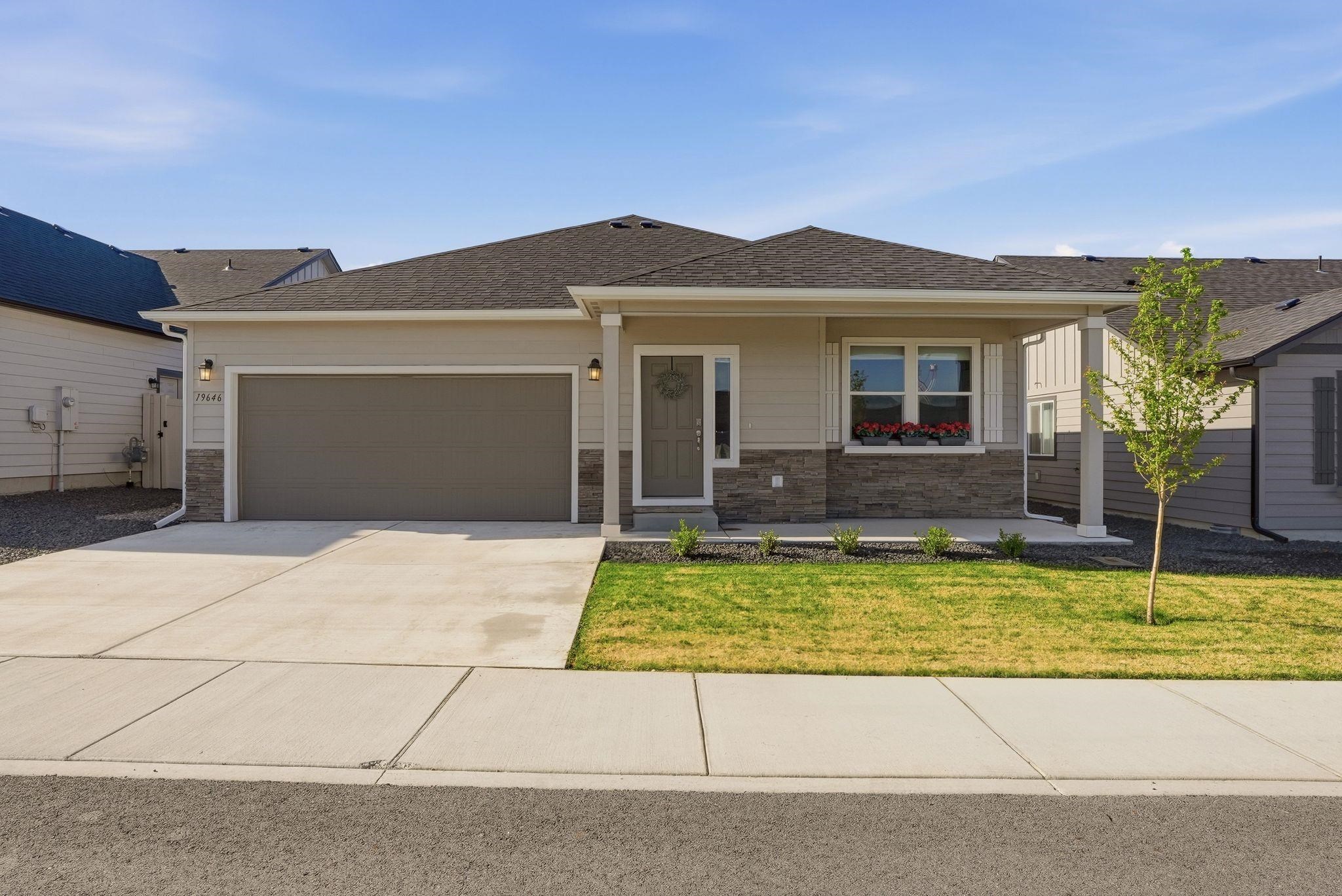 19646 E Spruce Ln - Photo 3