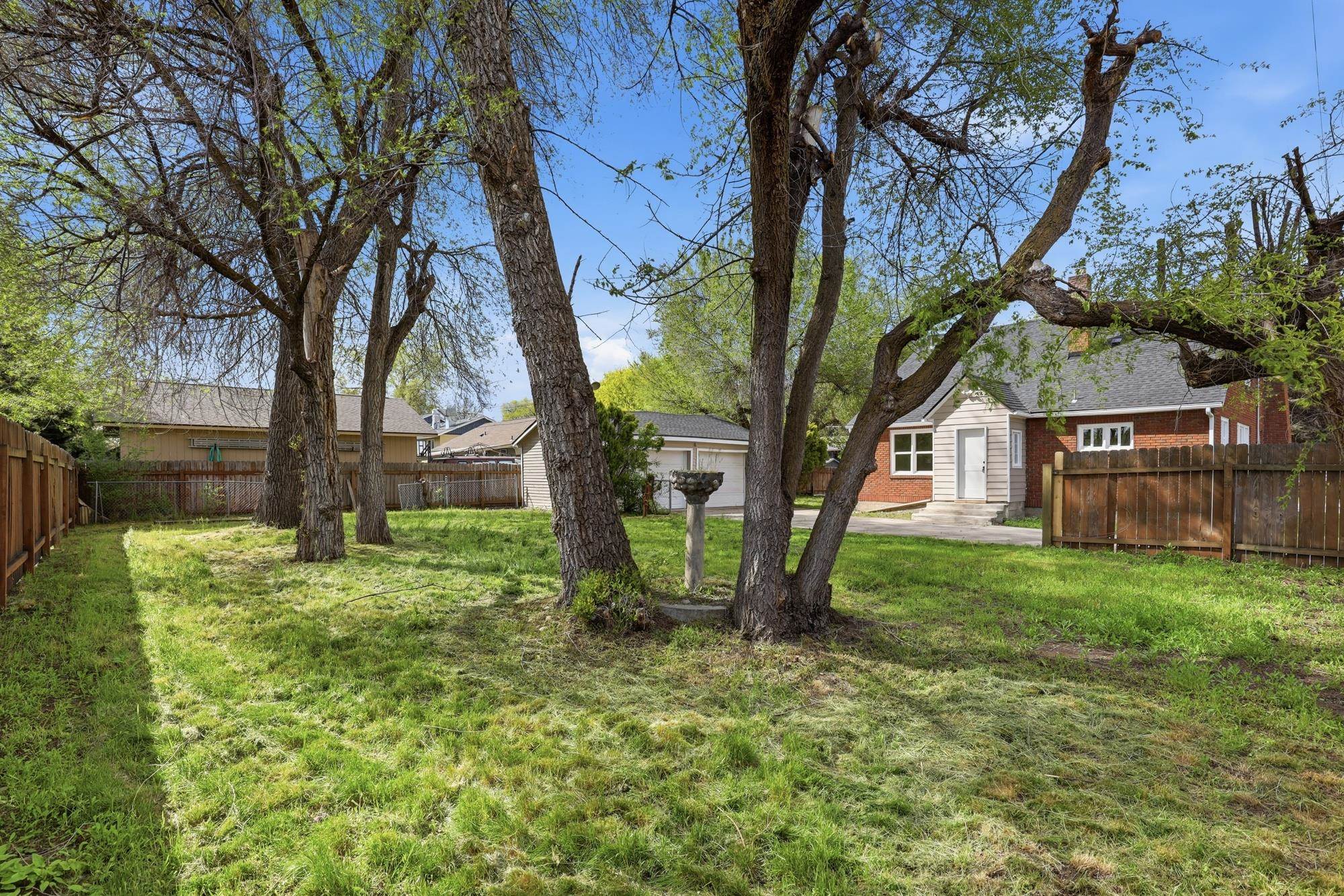 11022 E 4TH Ave - Photo 34
