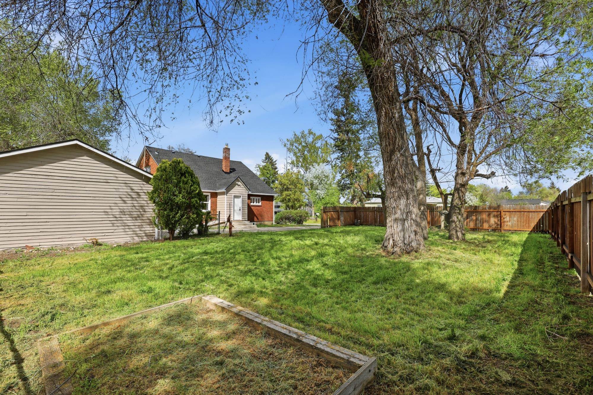 11022 E 4TH Ave - Photo 35