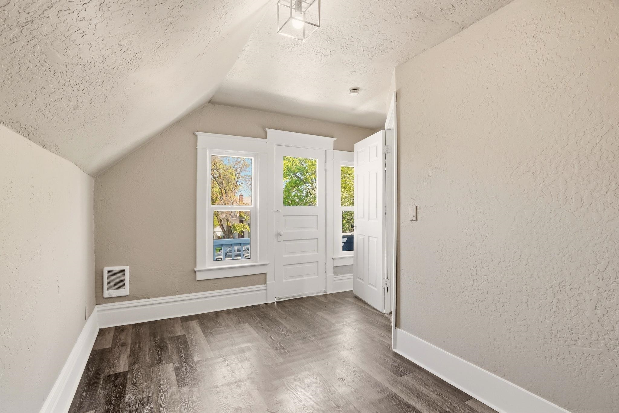 1621 W Knox Ave - Photo 17