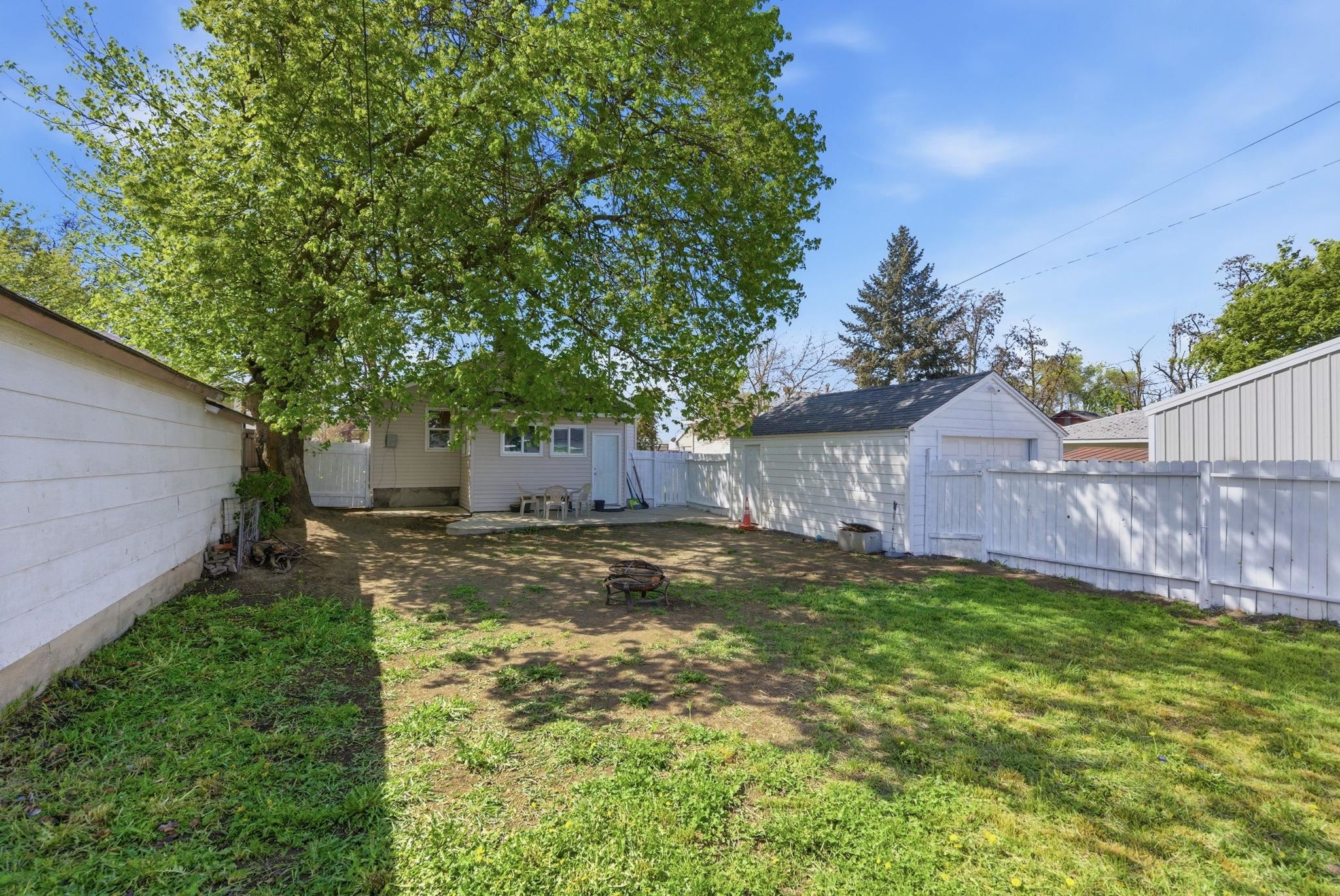 403 E Sanson Ave - Photo 33