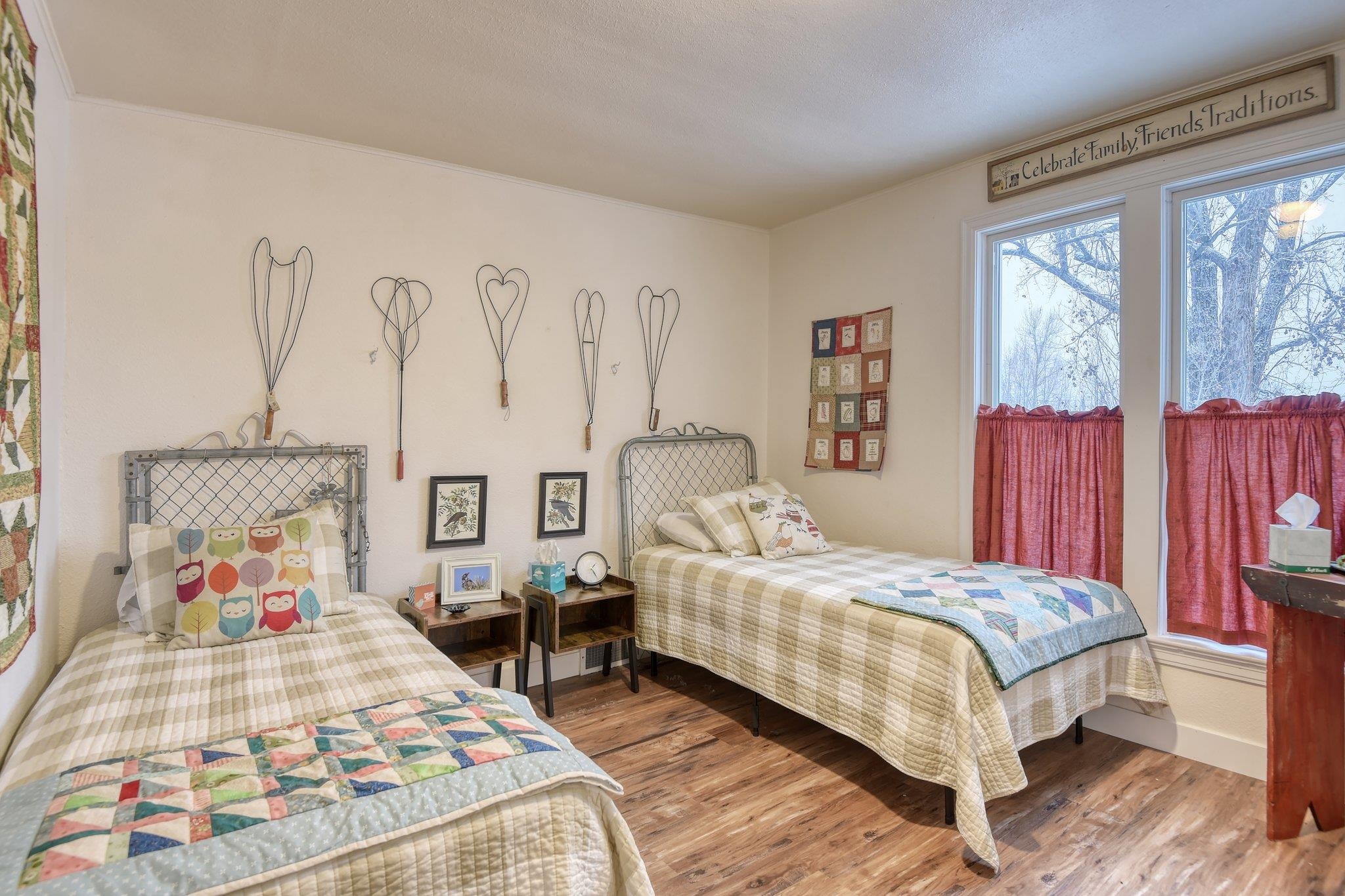 3926 E Chattaroy Rd - Photo 5