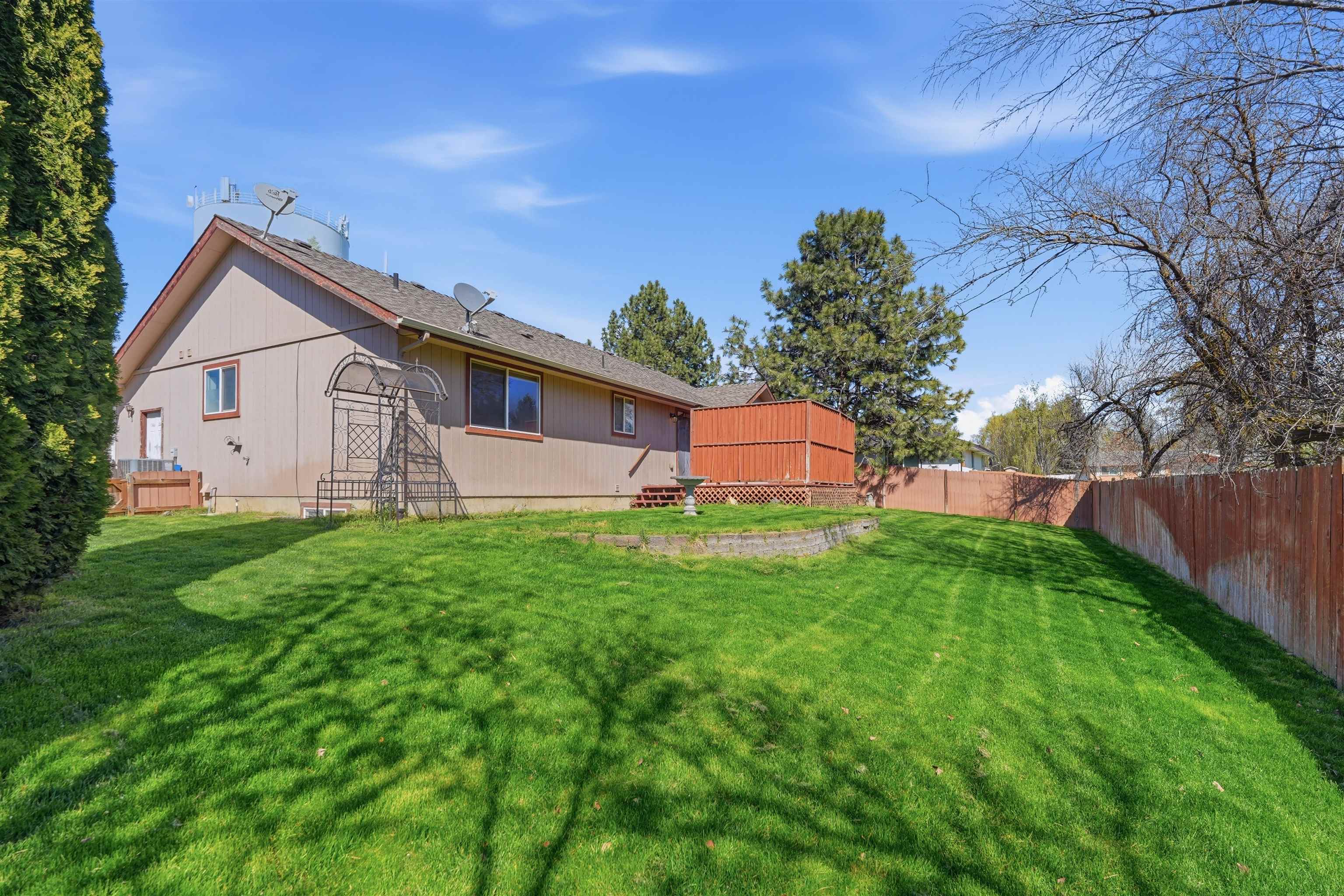 1204 E 6th St - Photo 36