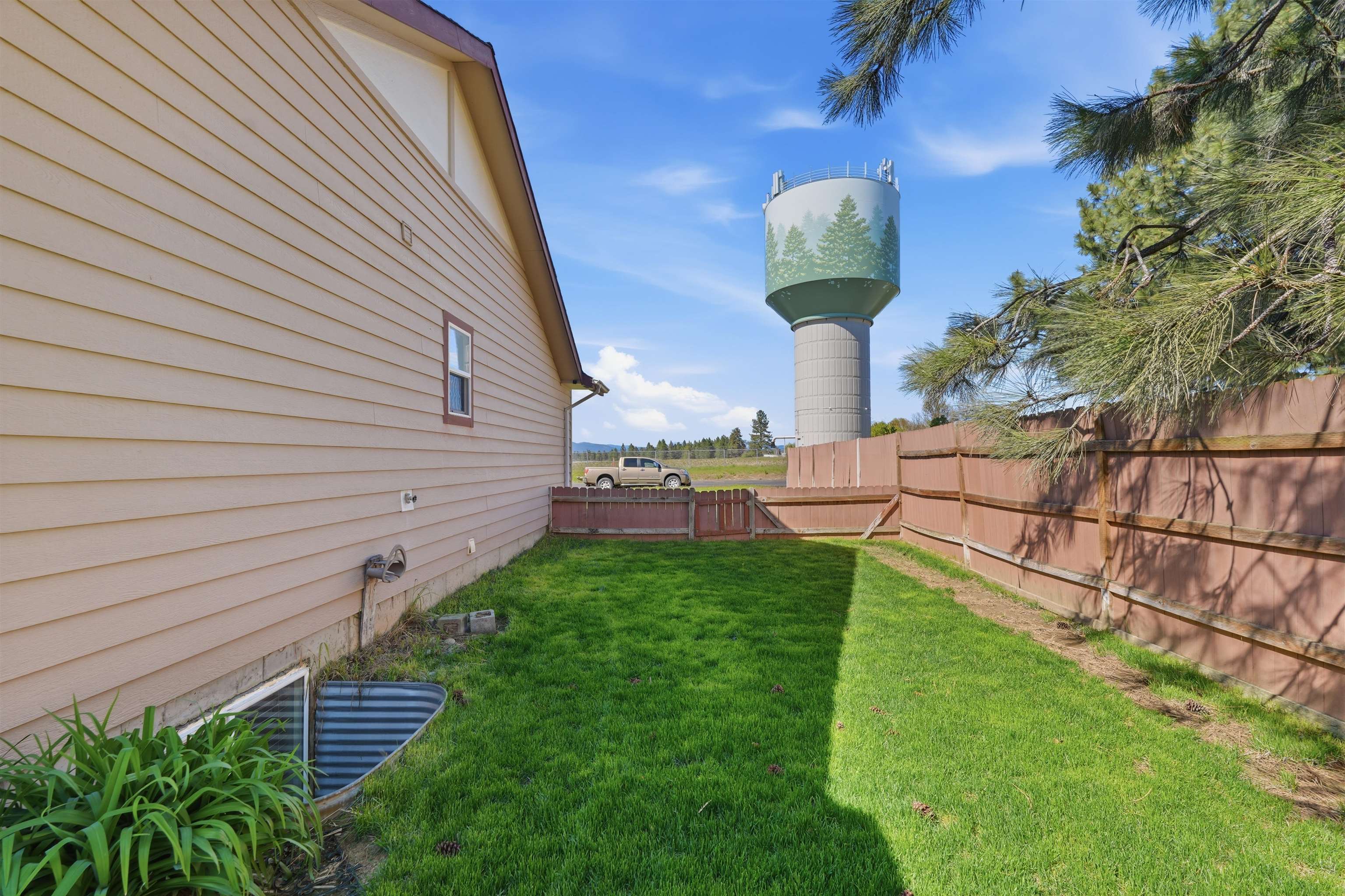 1204 E 6th St - Photo 41