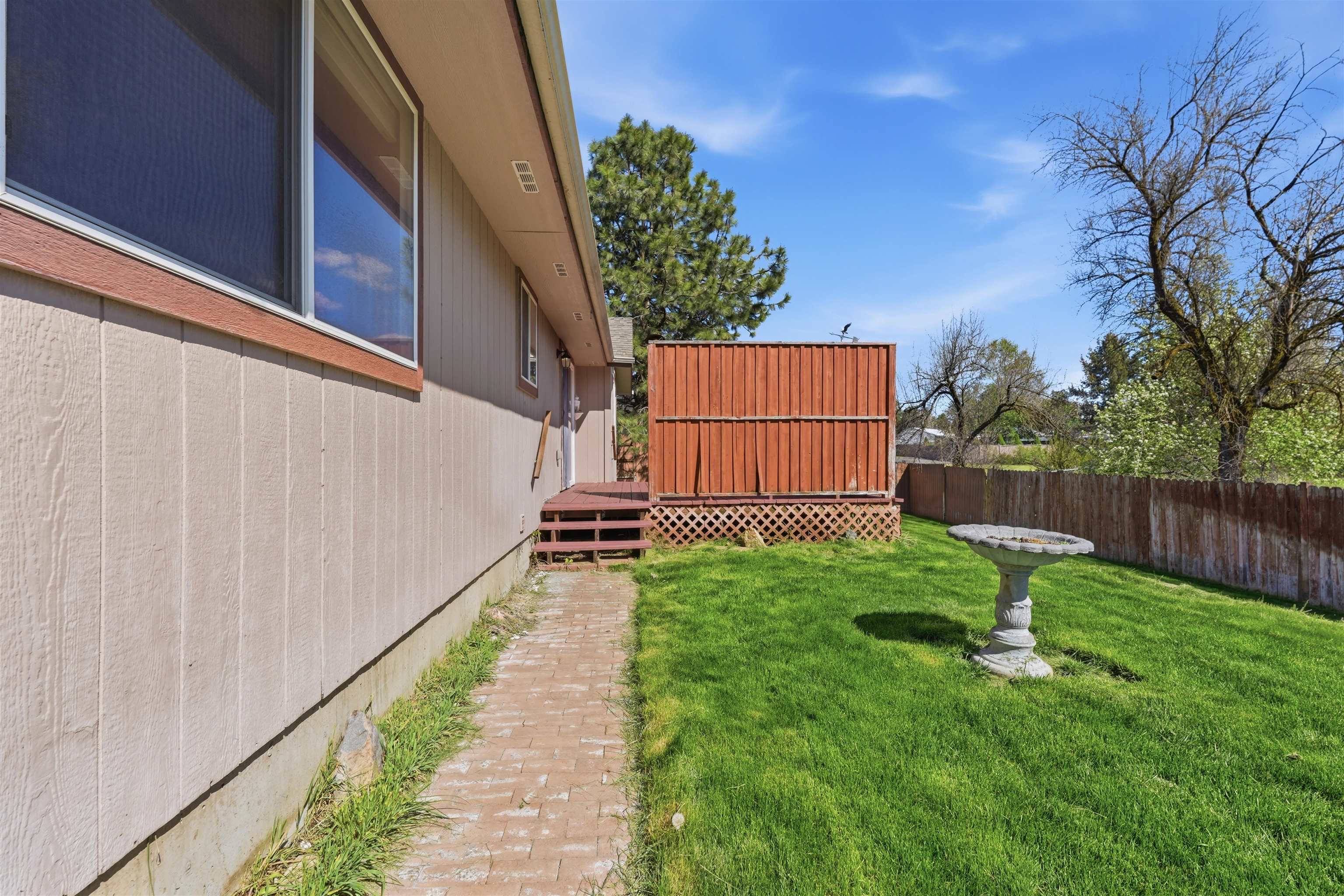 1204 E 6th St - Photo 44