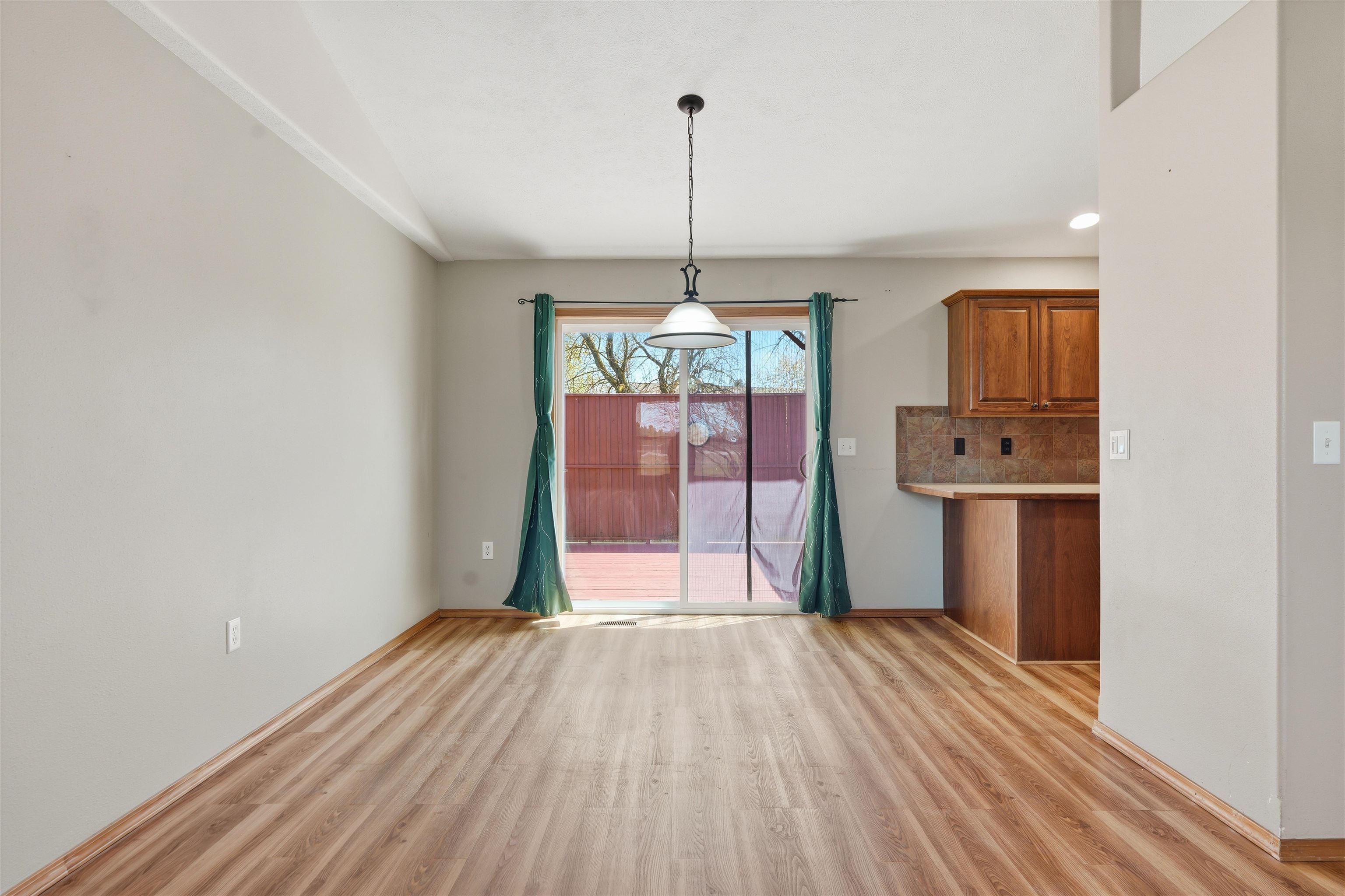 1204 E 6th St - Photo 9