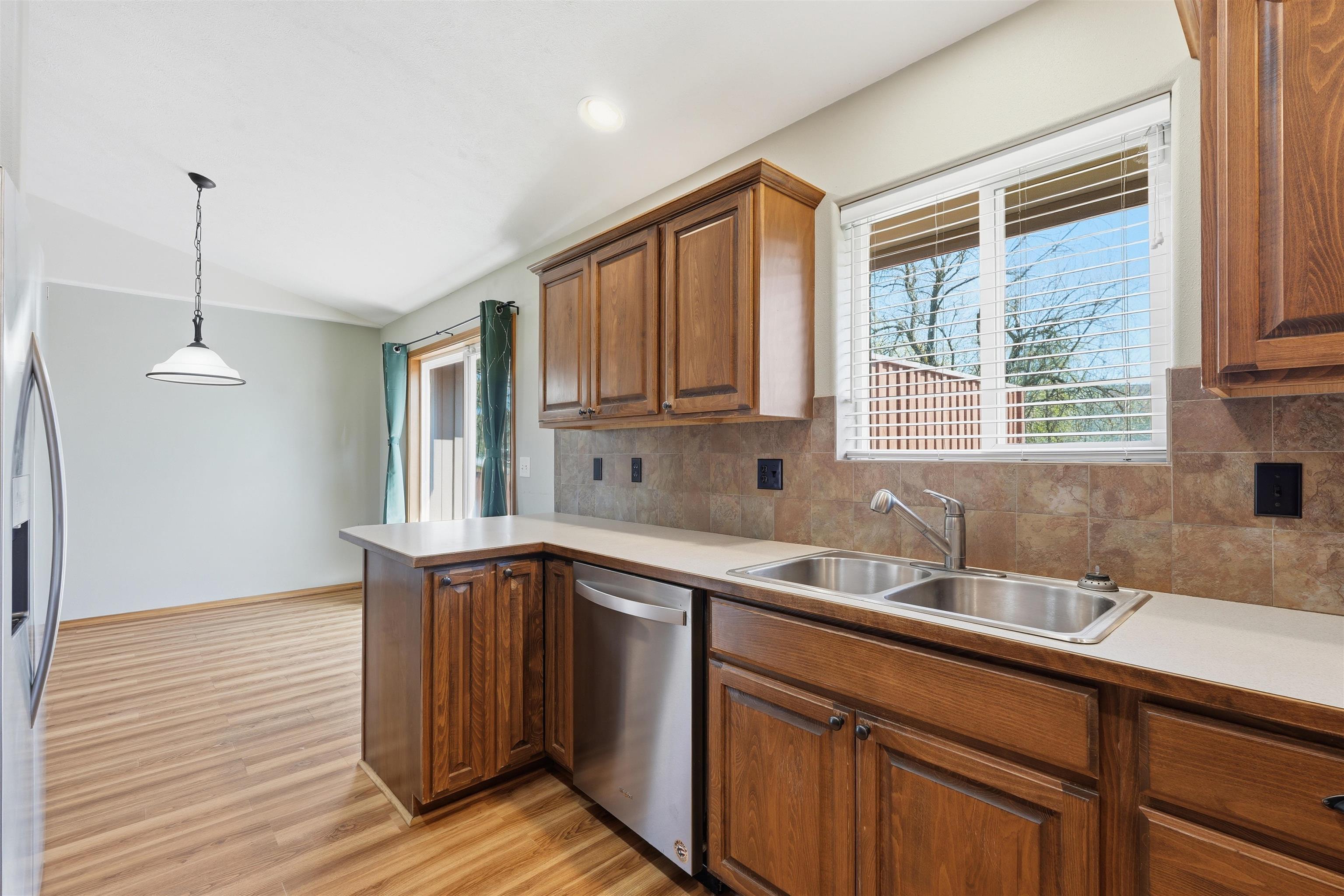 1204 E 6th St - Photo 13