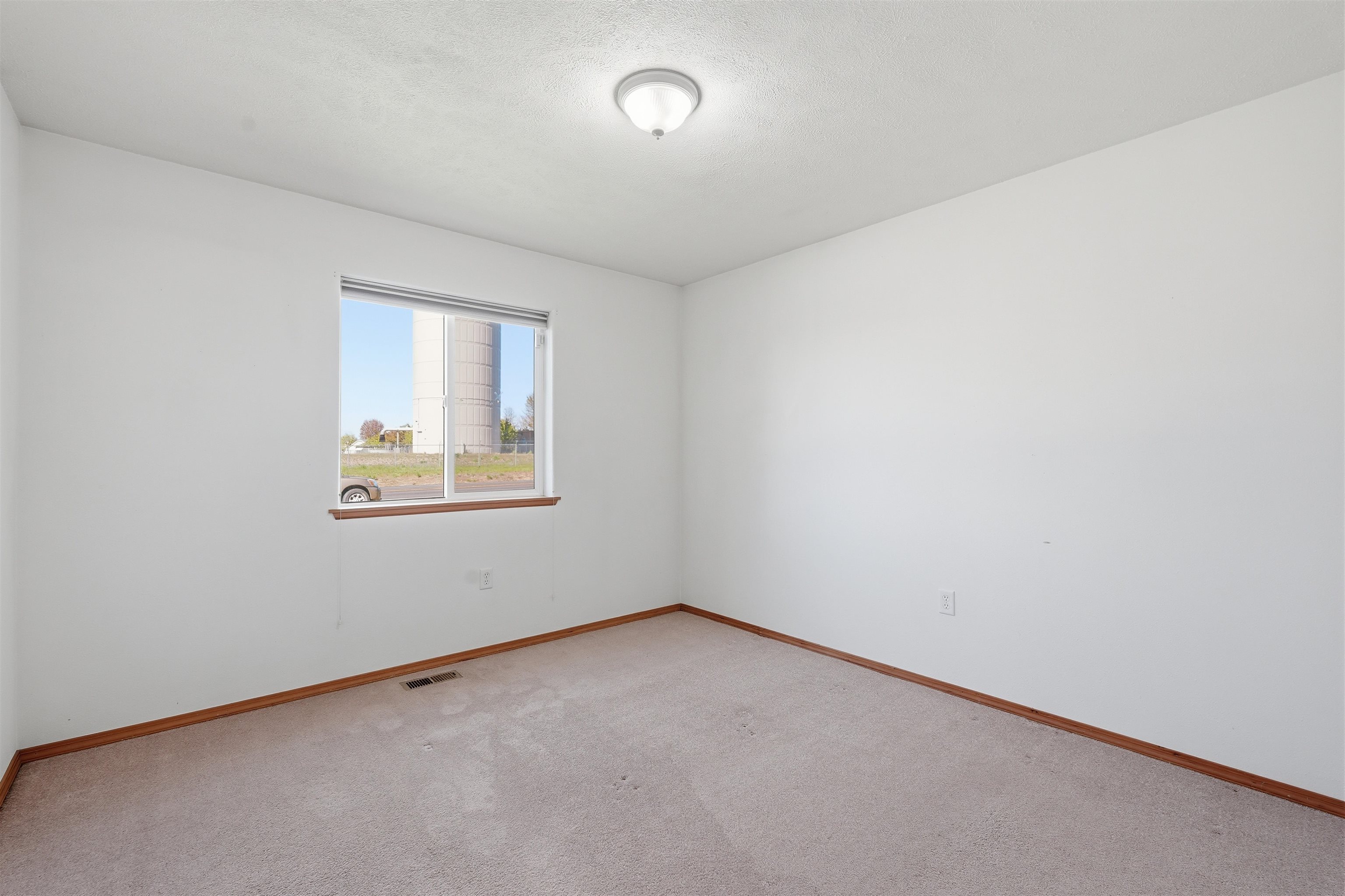 1204 E 6th St - Photo 15