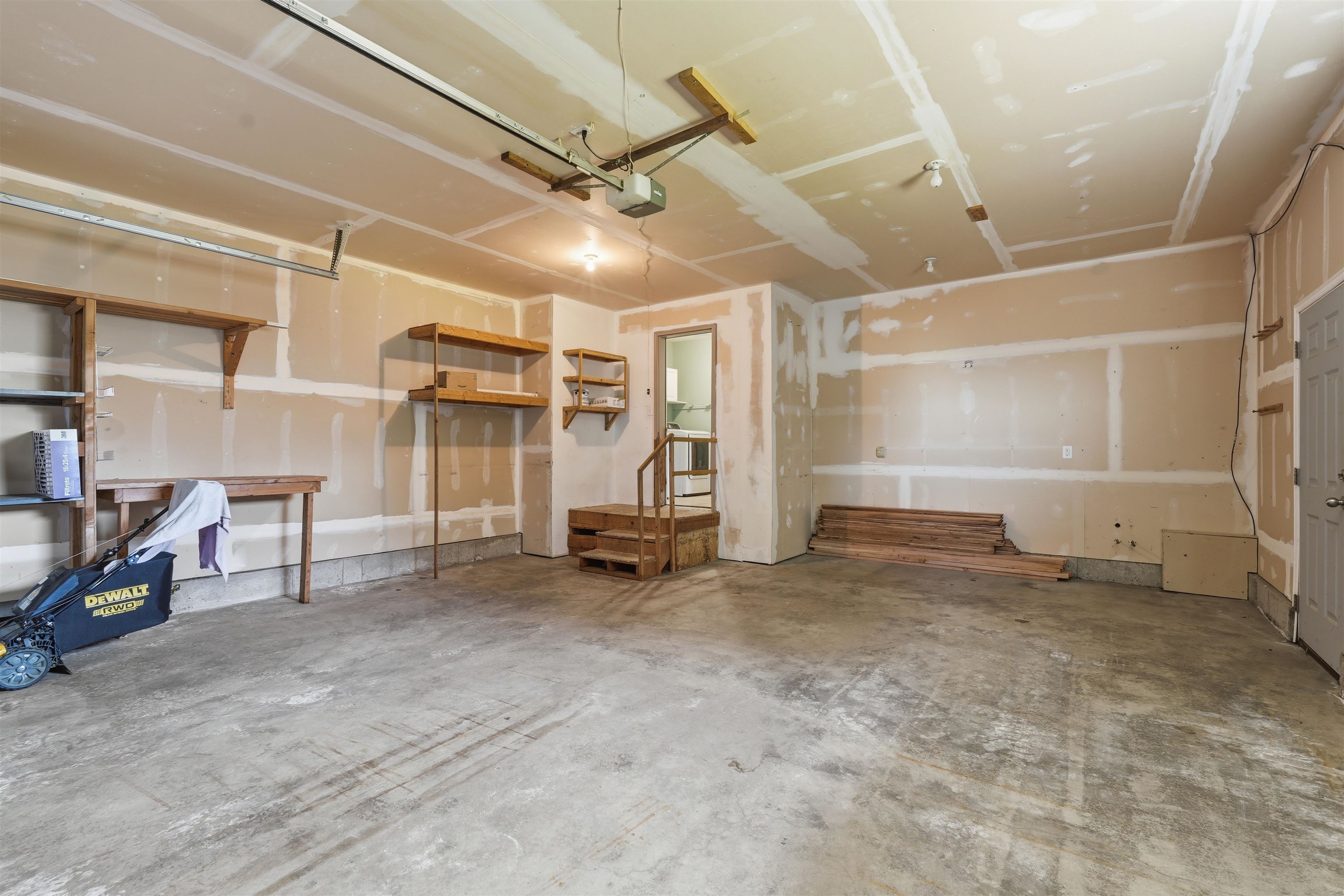 1204 E 6th St - Photo 34
