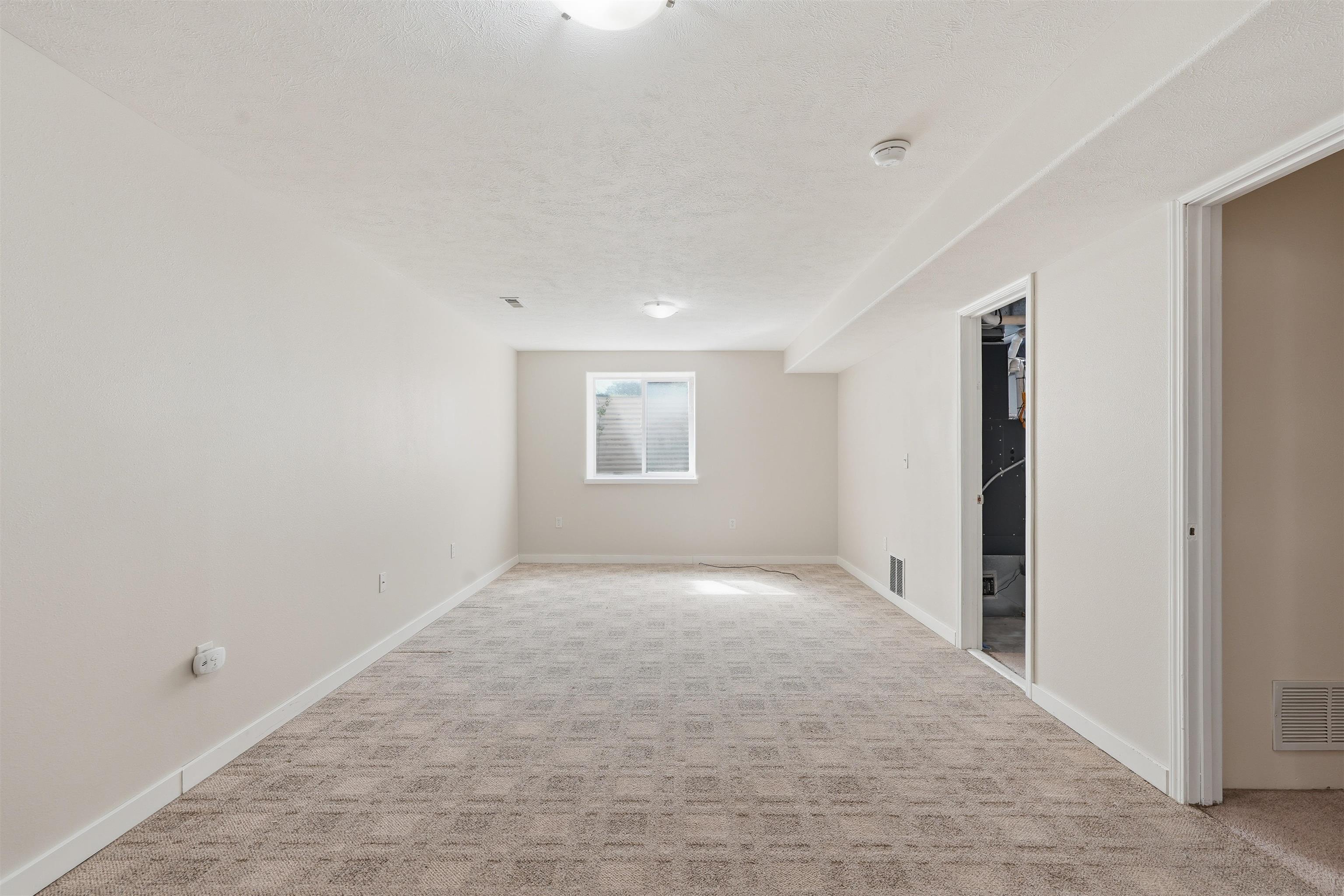 1204 E 6th St - Photo 25