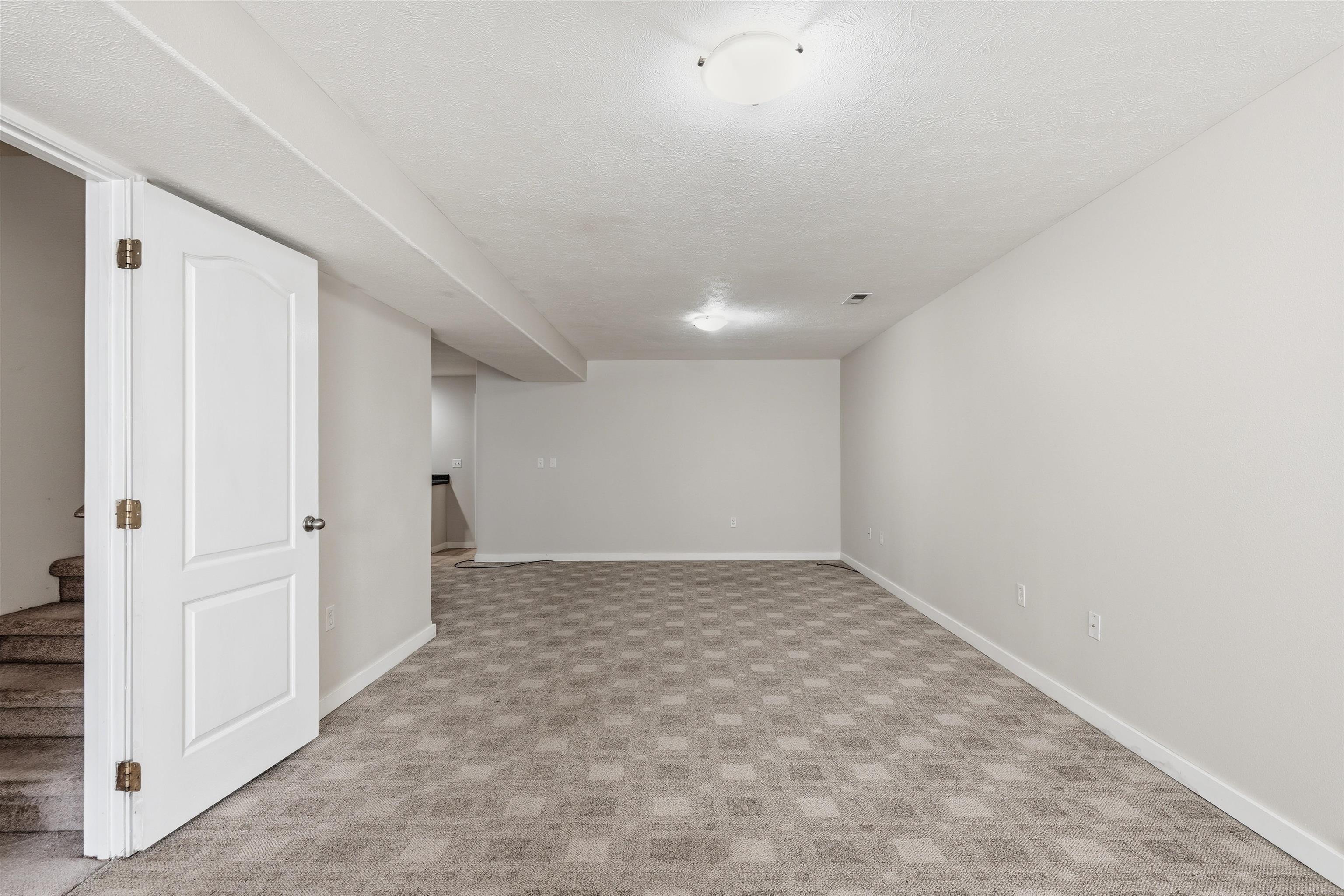 1204 E 6th St - Photo 26