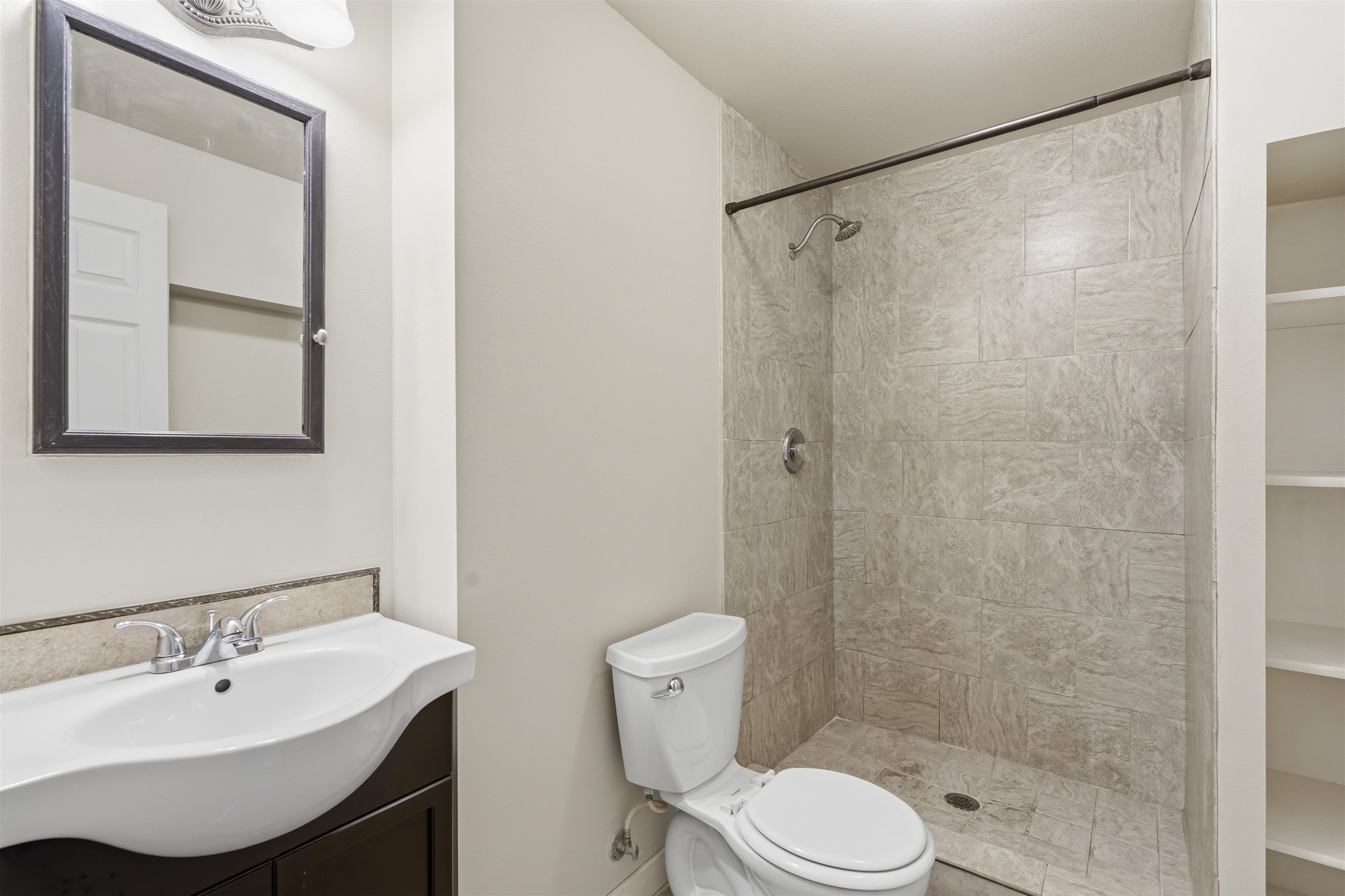 1204 E 6th St - Photo 31
