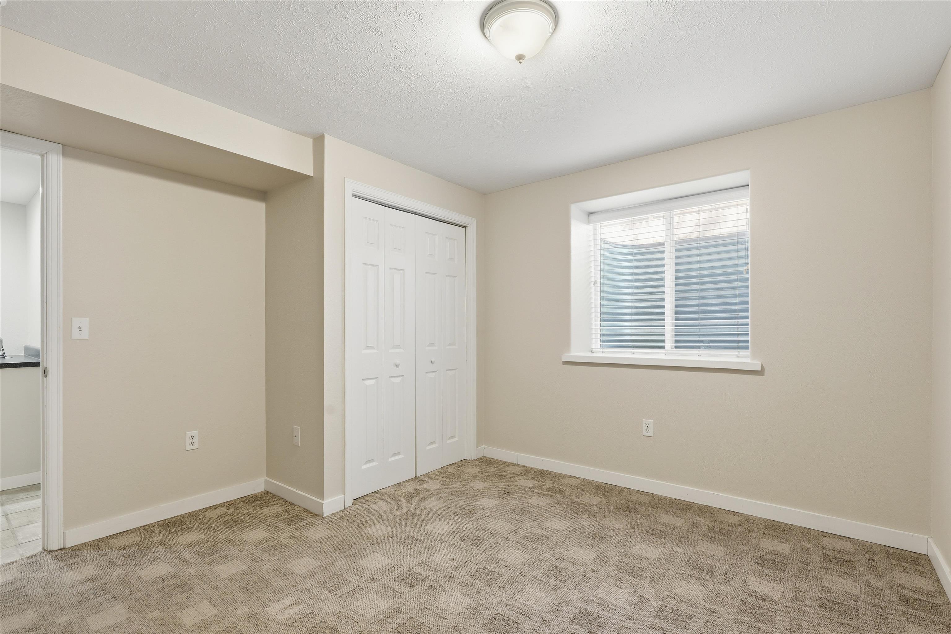 1204 E 6th St - Photo 32