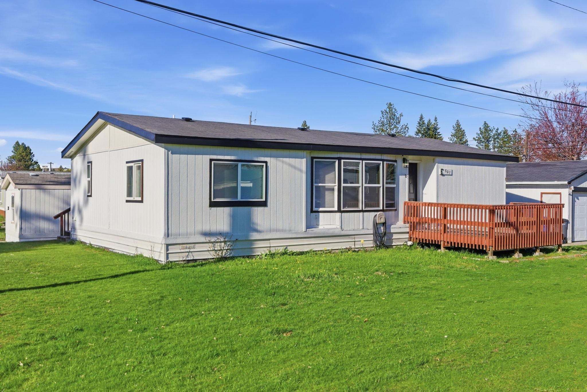 807 E Ladd St - Photo 1