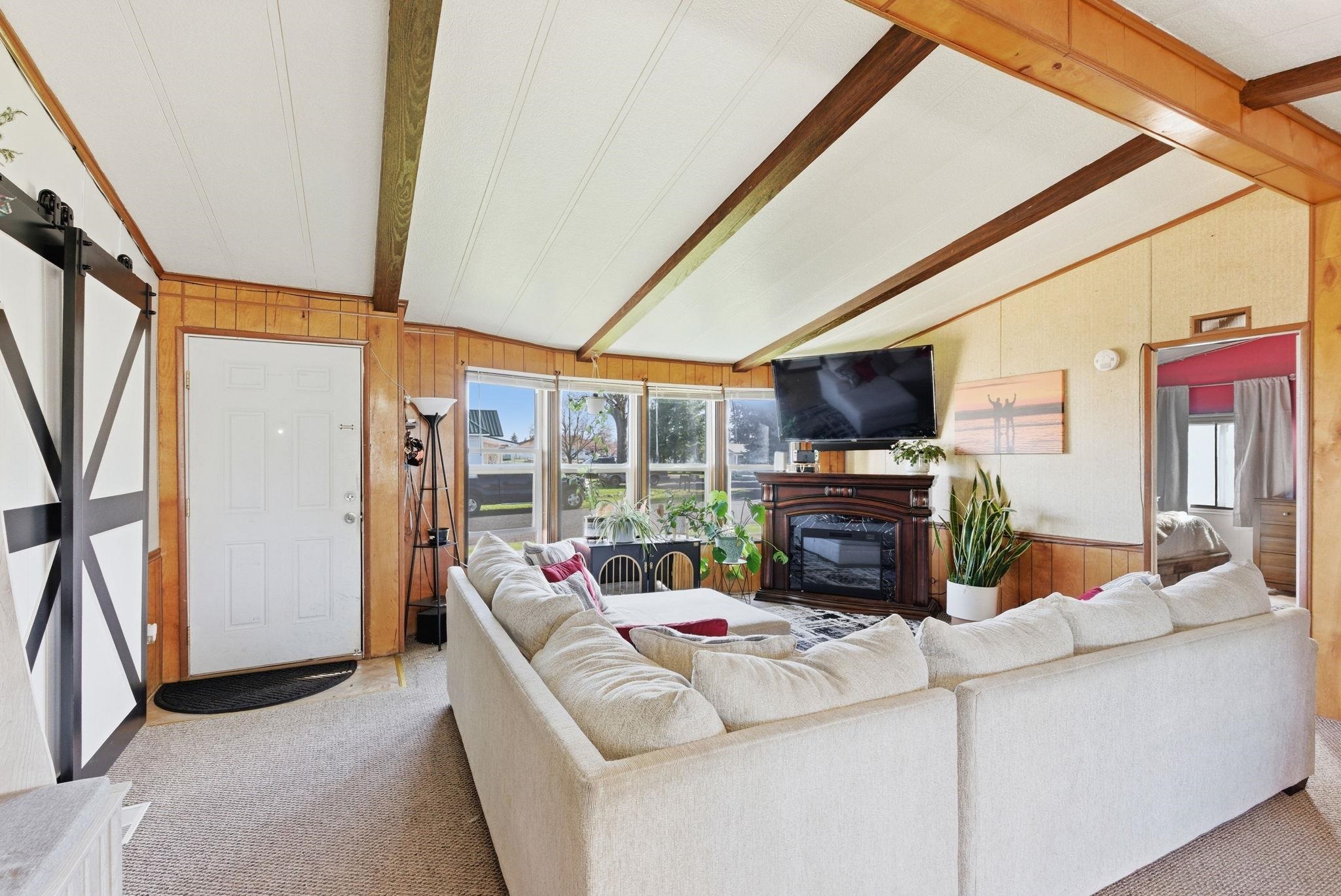 807 E Ladd St - Photo 7