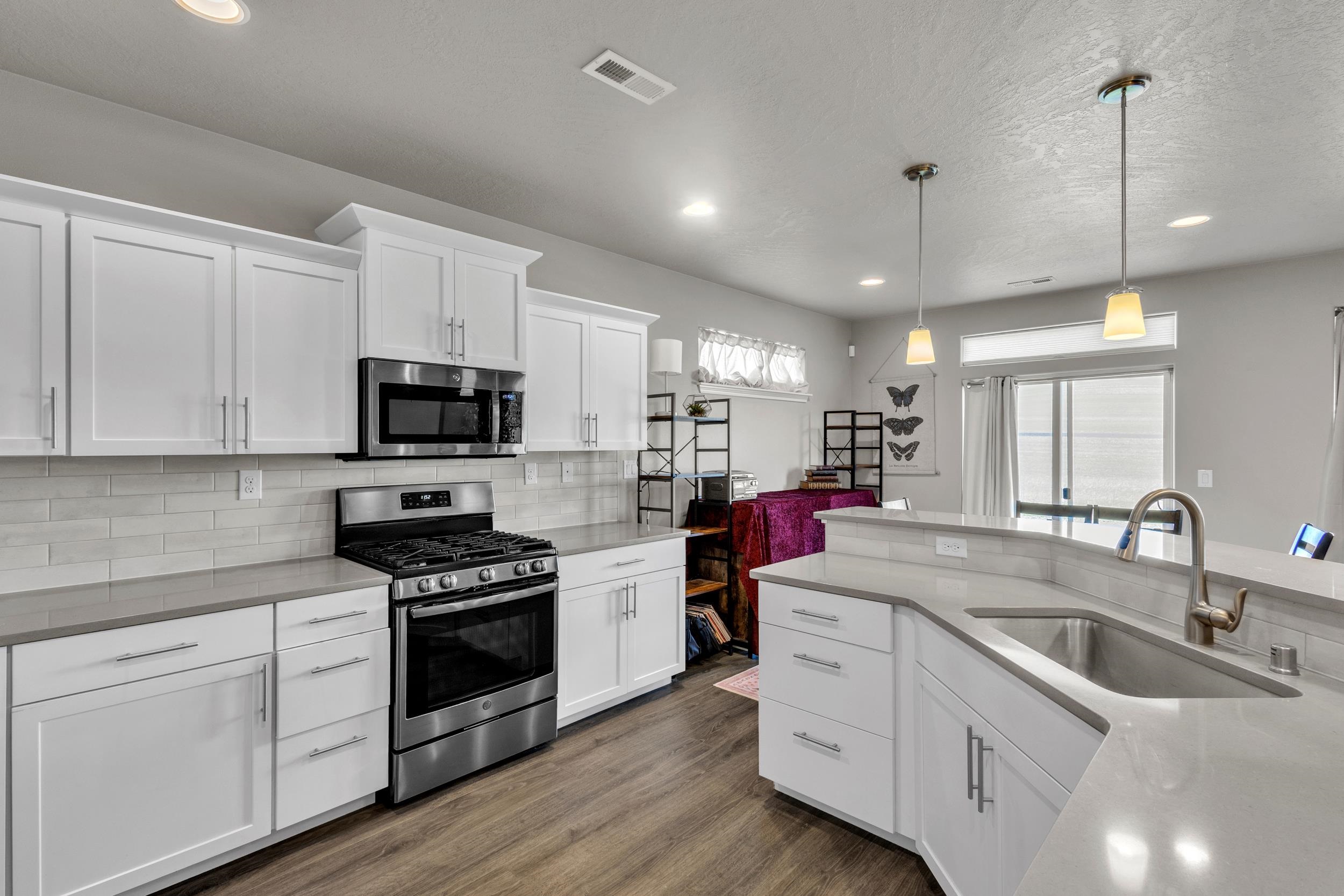 713 Condor Dr - Photo 3