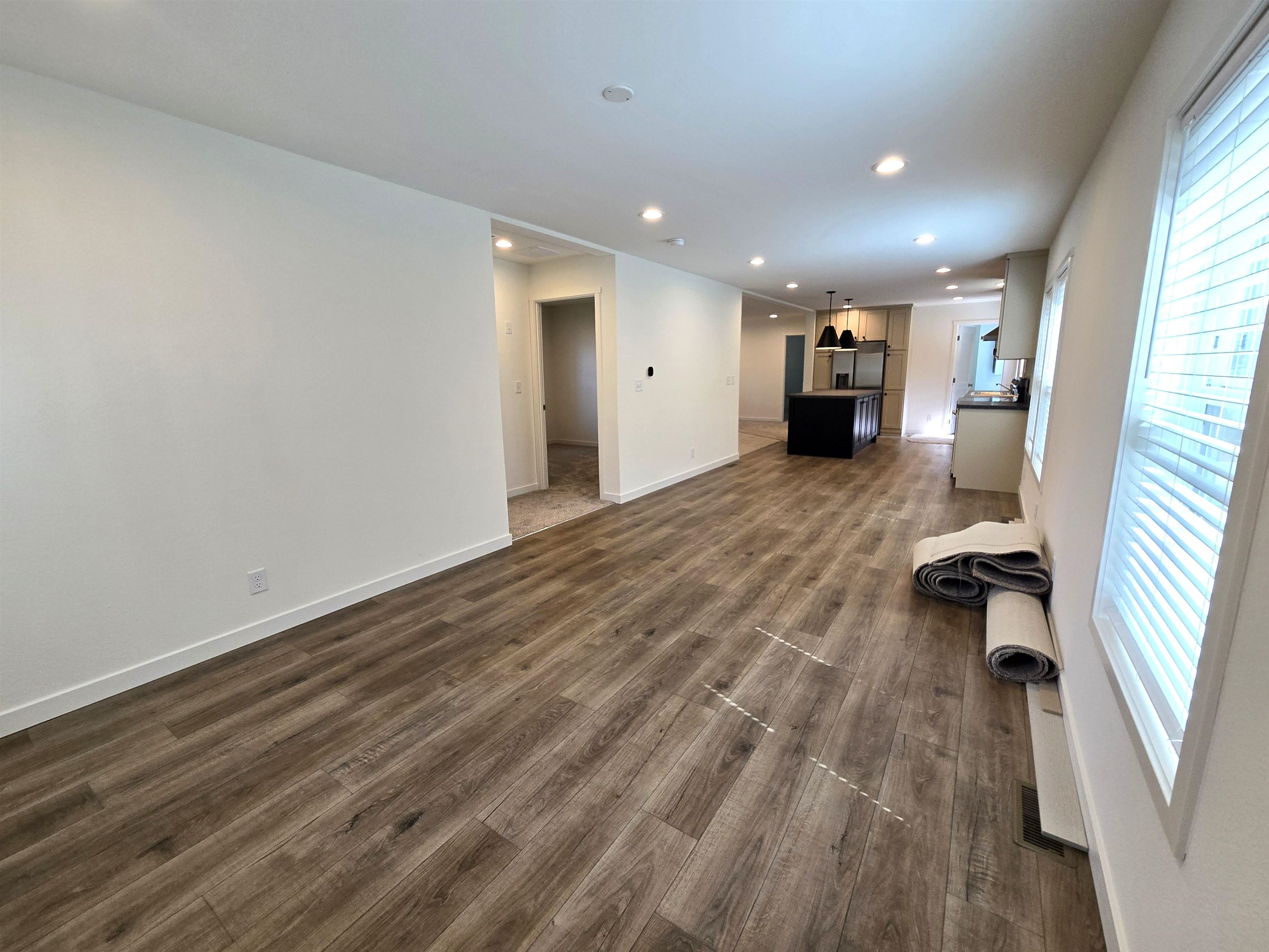 187 W 8th St - Photo 8