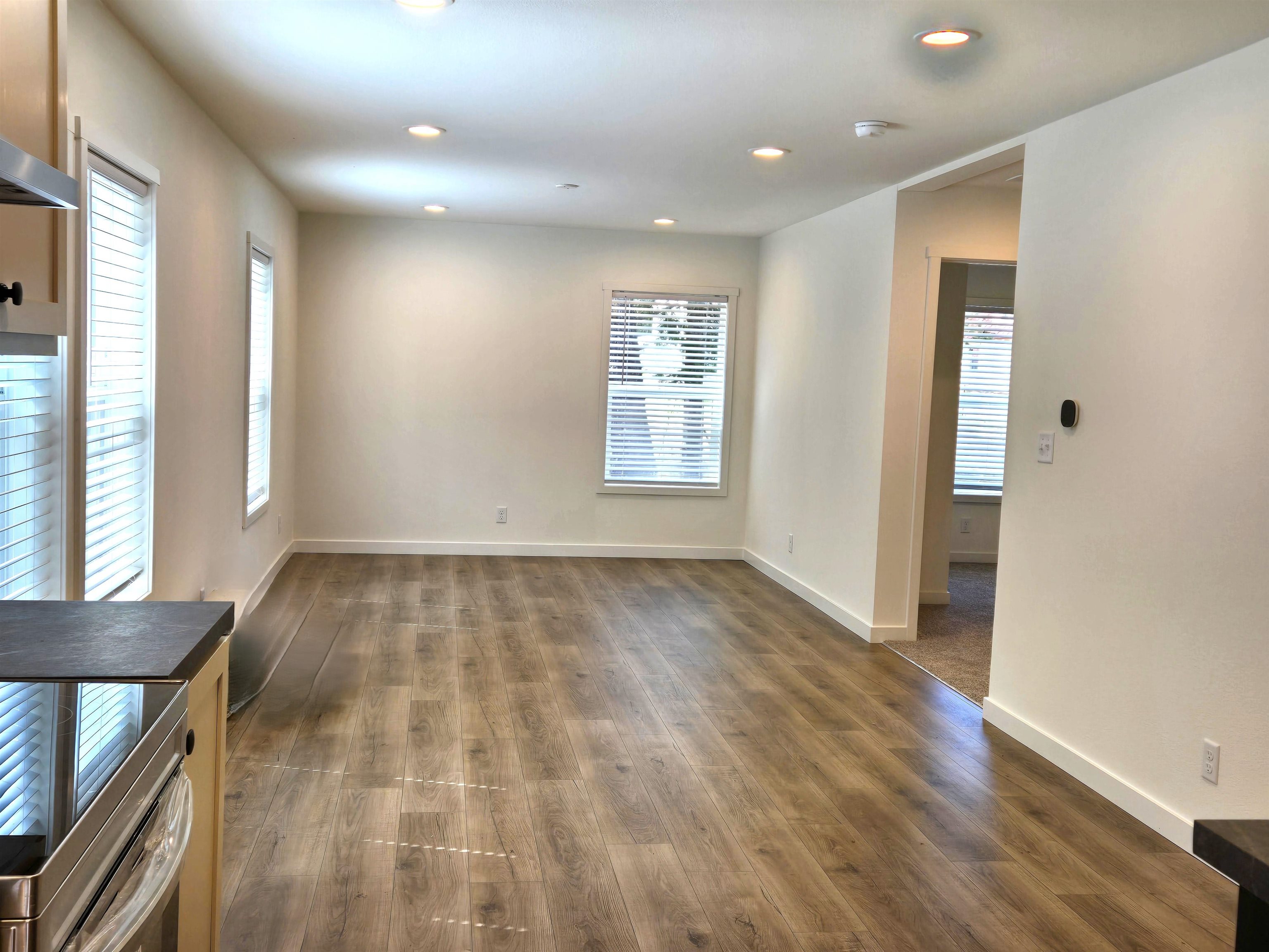 187 W 8th St - Photo 7