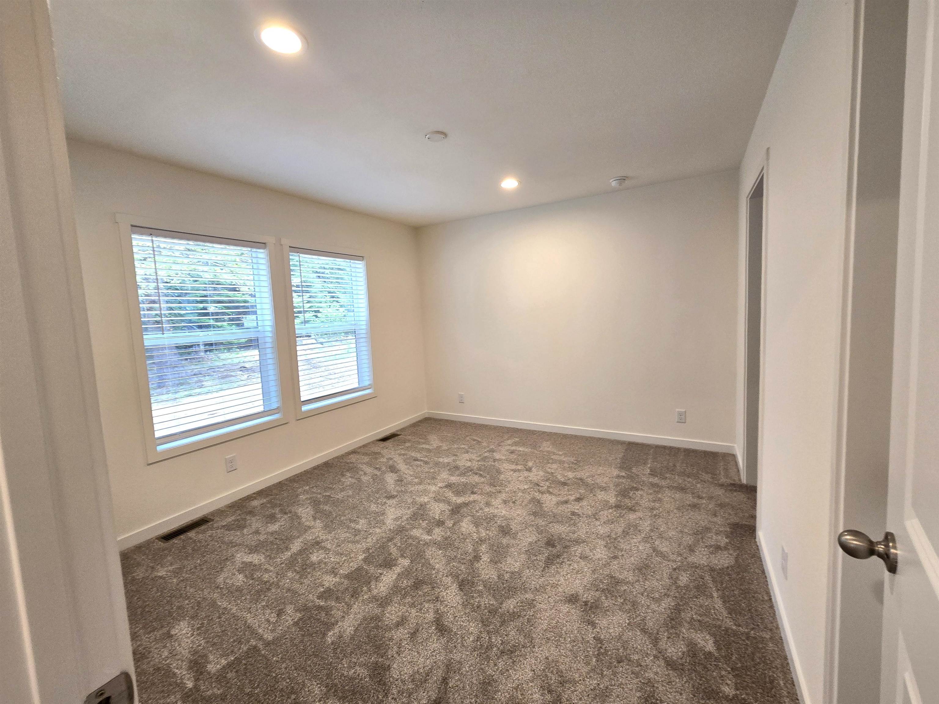 187 W 8th St - Photo 10