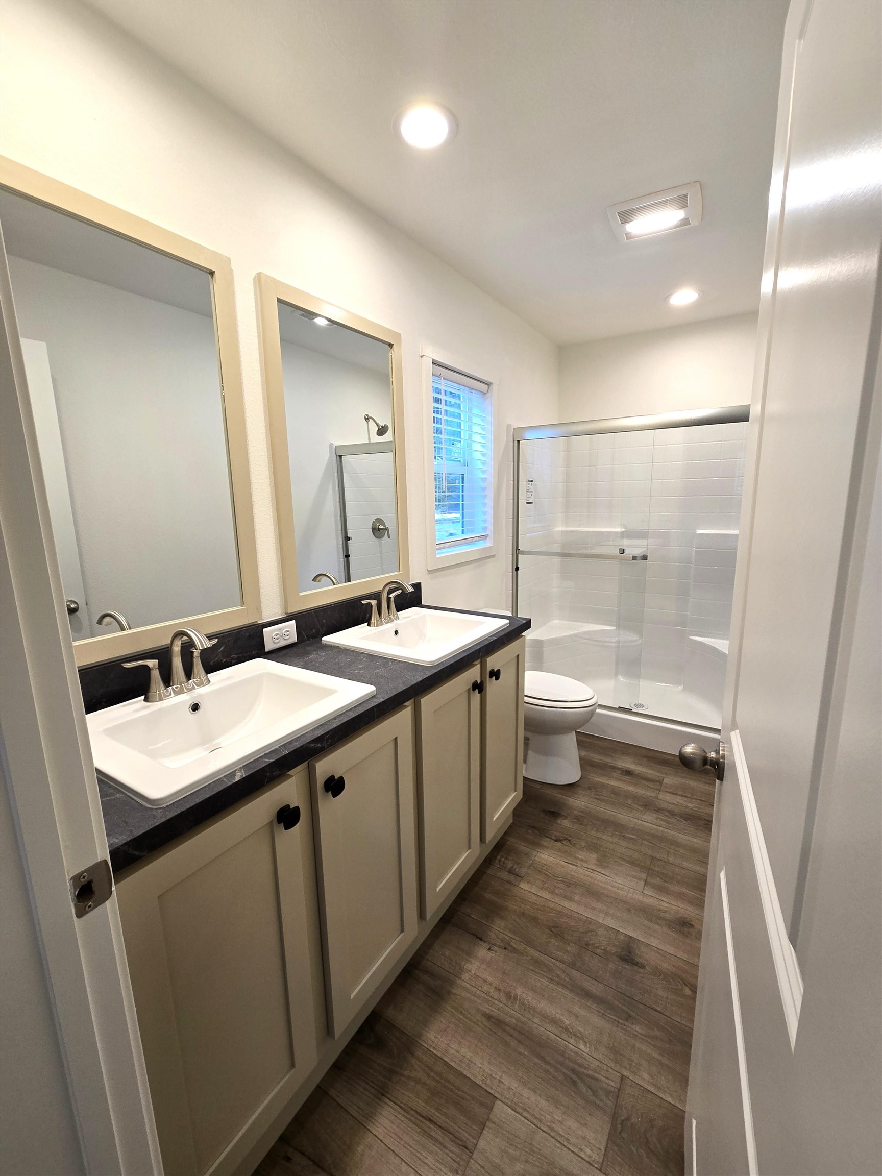 187 W 8th St - Photo 12