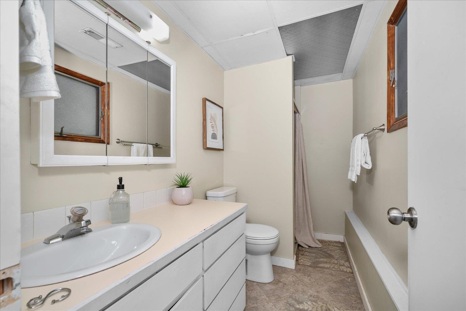 8018 N Normandie St - Photo 18