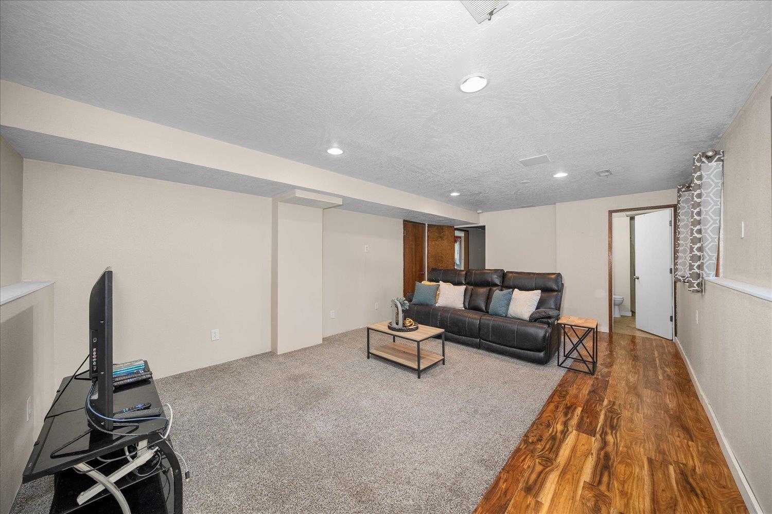 8018 N Normandie St - Photo 19