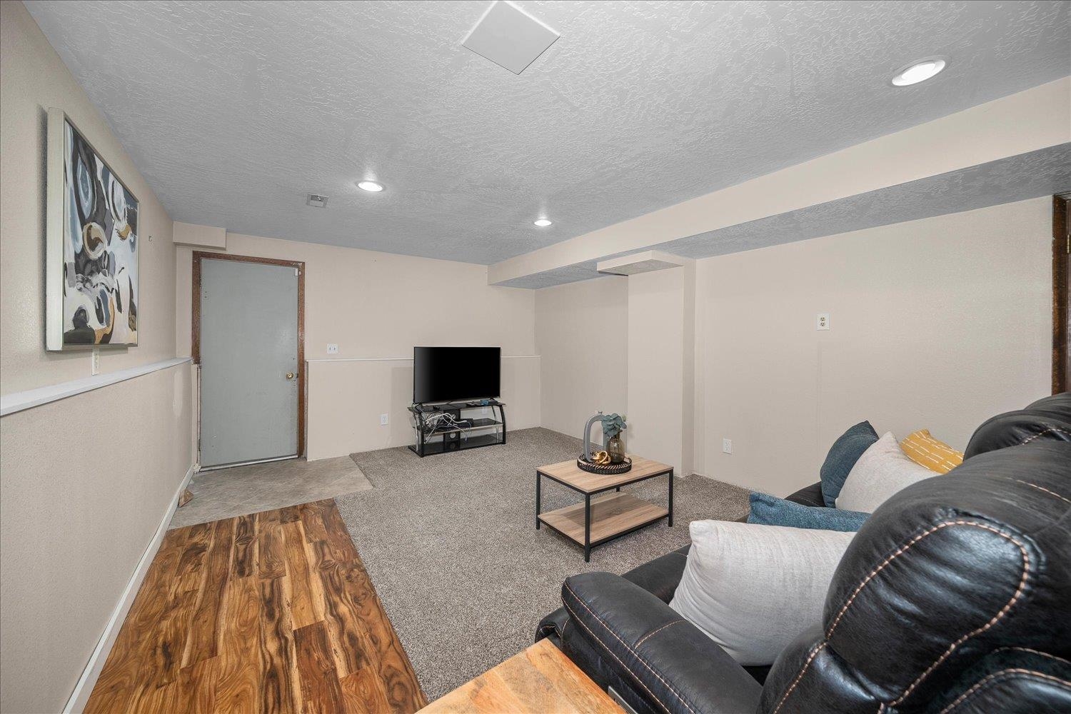 8018 N Normandie St - Photo 20
