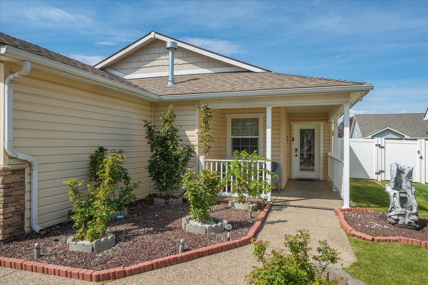 1515 E Beacon Ln - Photo 3
