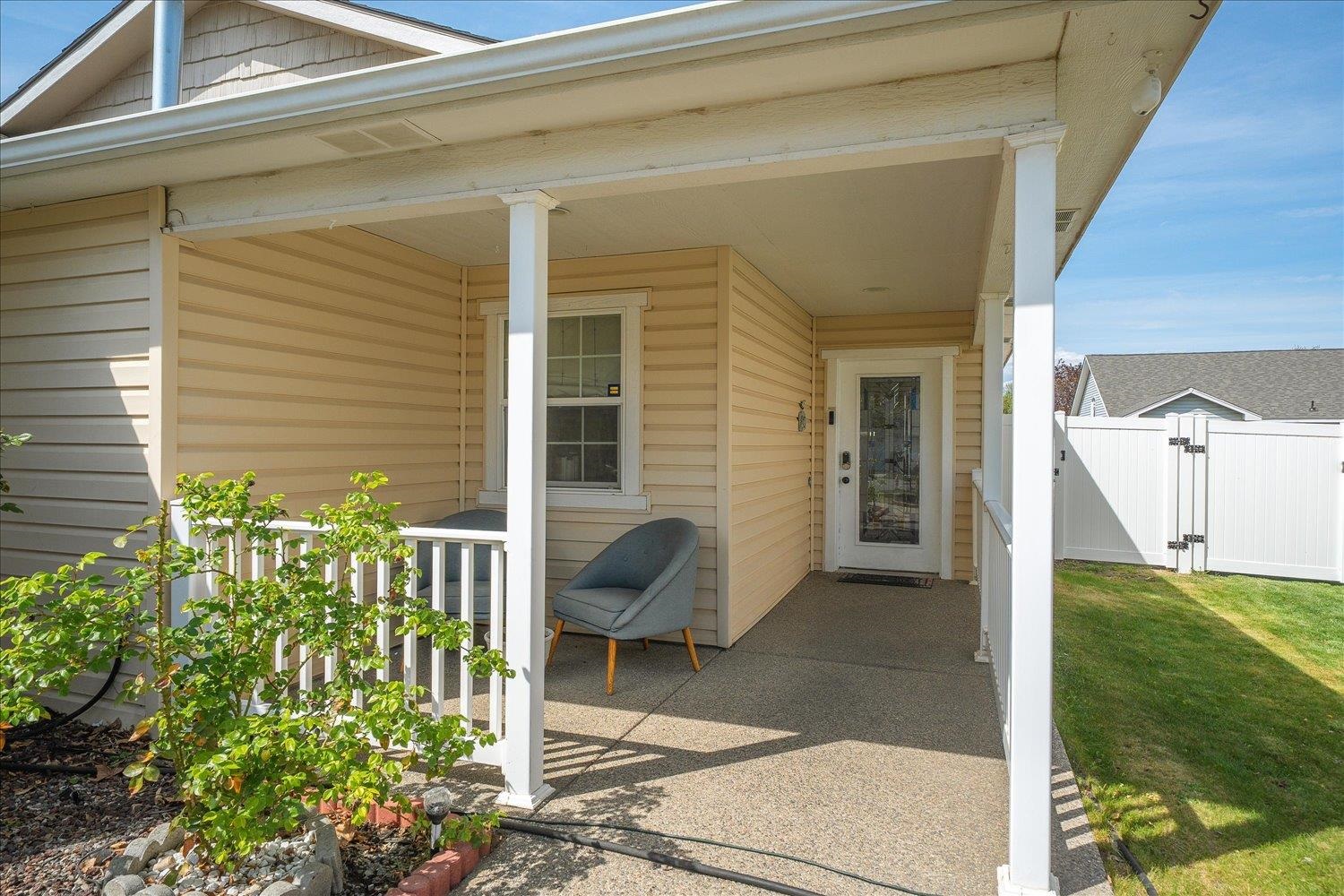 1515 E Beacon Ln - Photo 4