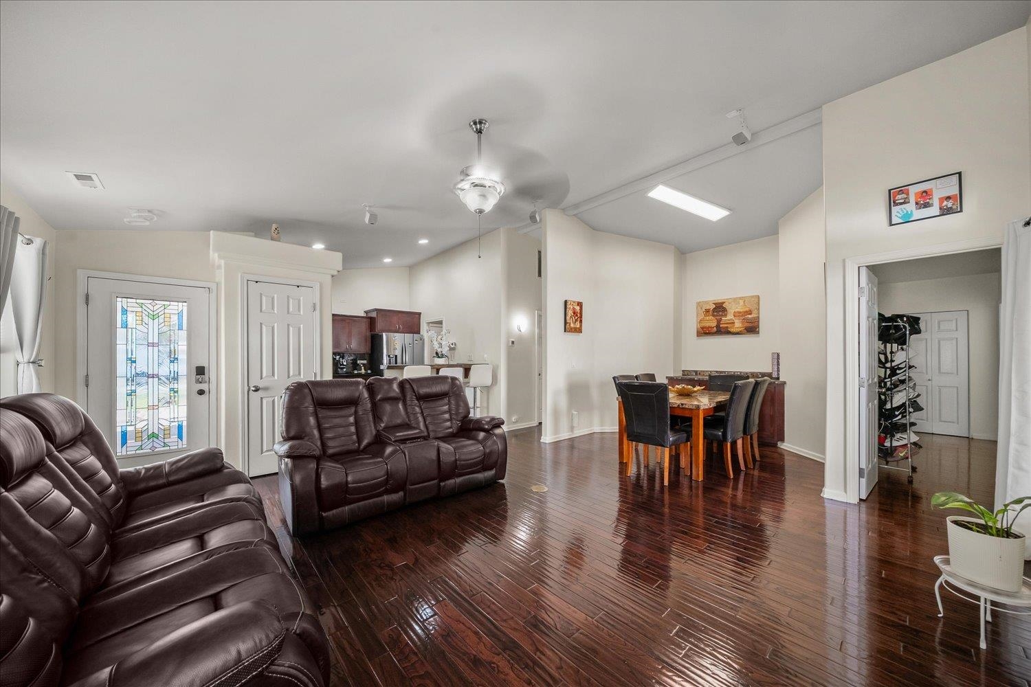 1515 E Beacon Ln - Photo 6